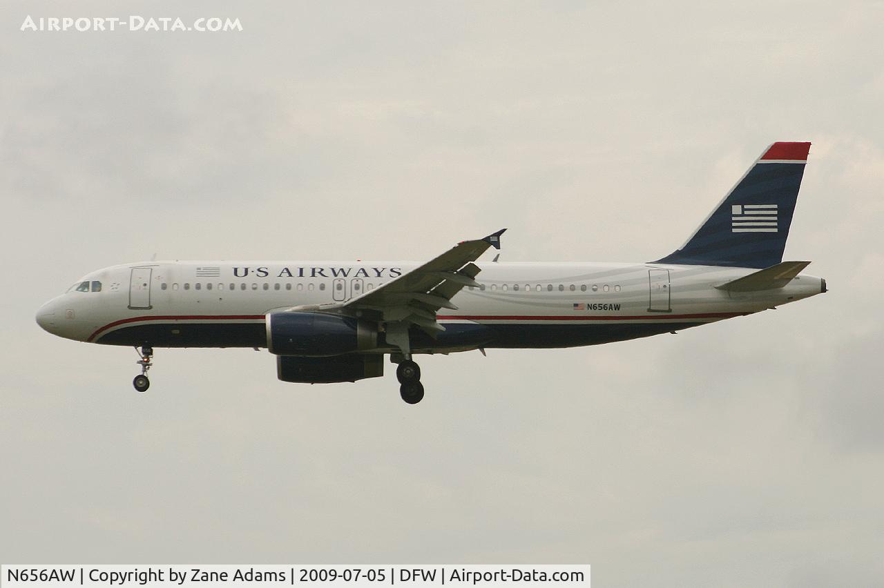 N656AW, 1999 Airbus A320-232 C/N 1079, US Air landing at DFW