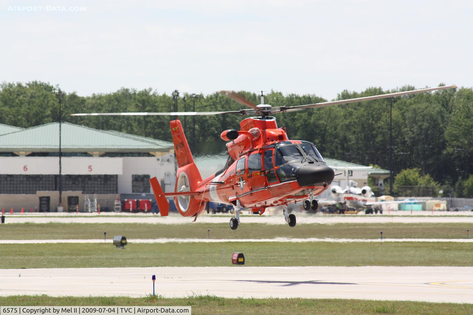 6575, Aerospatiale HH-65C Dolphin C/N 6271, Landing At The USCG Airstation