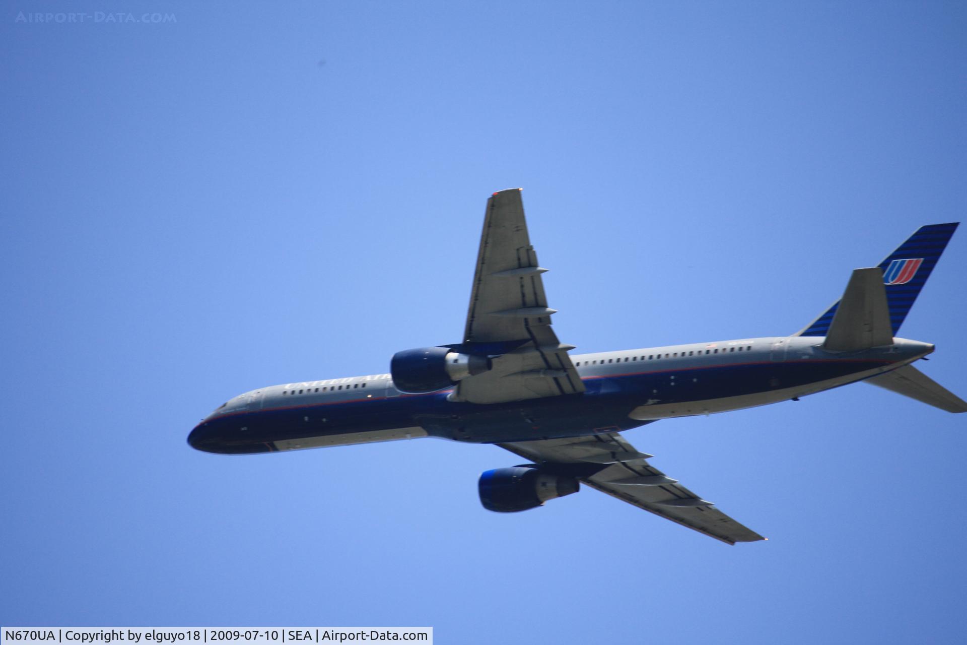 N670UA, 1999 Boeing 767-322 C/N 29240, LEAVING SEATTLE