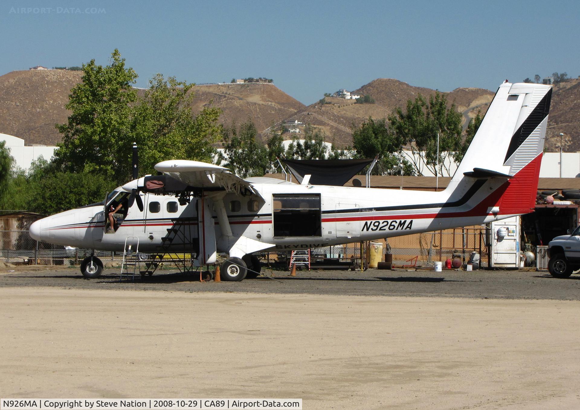 N923MA, 1968 De Havilland Canada DHC-6-200 Twin Otter C/N 168, 1968 de Havilland DHC-6-200 TWIN OTTER on lunch break between drops (check out the open engine cowl) @ Skylark Airport (sod strip), Lake Elsinore, CA