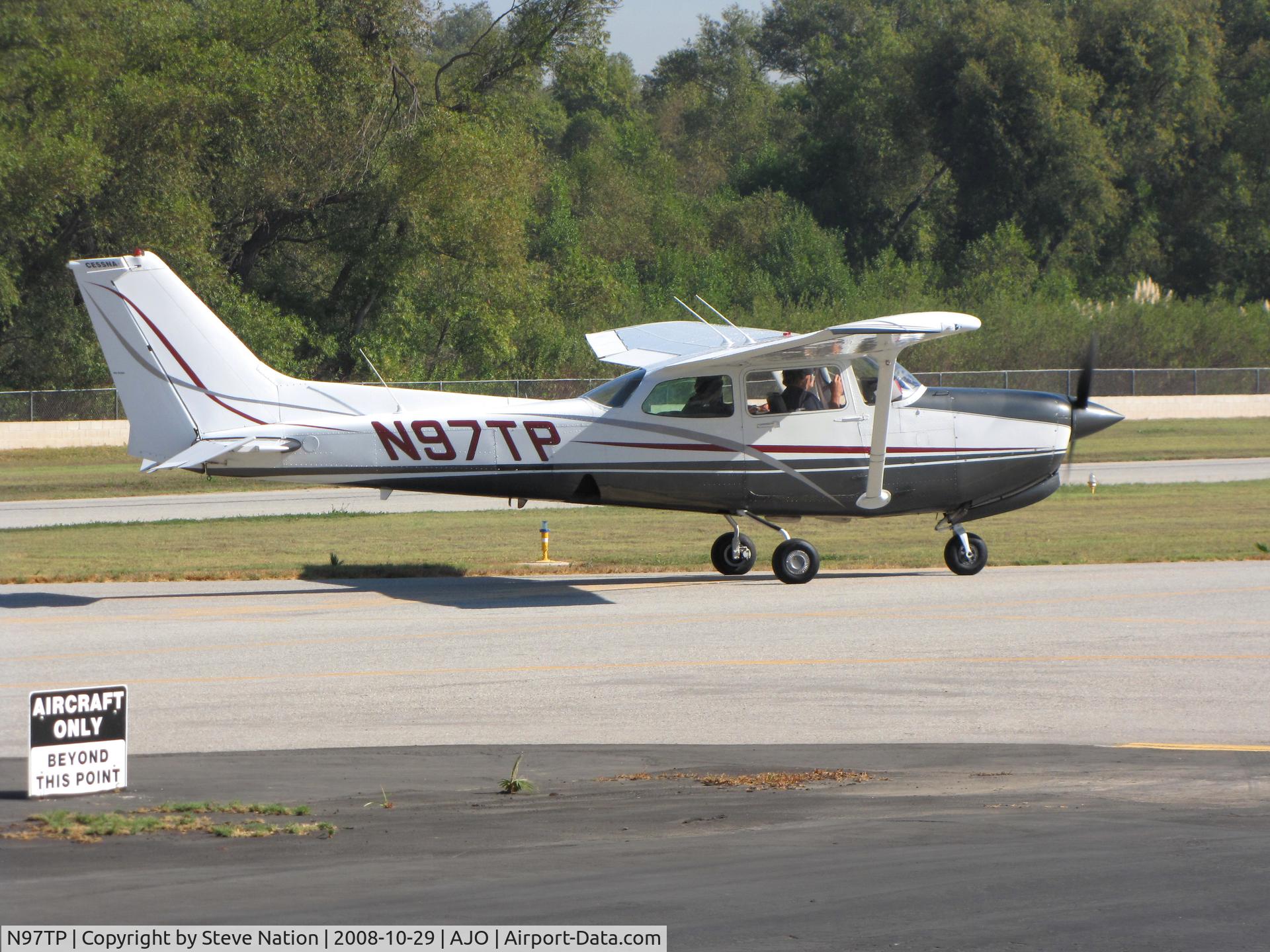 N97TP, Cessna 172RG Cutlass RG C/N 172RG1000, Rather sharp Cessna 172RG taxiing @ 