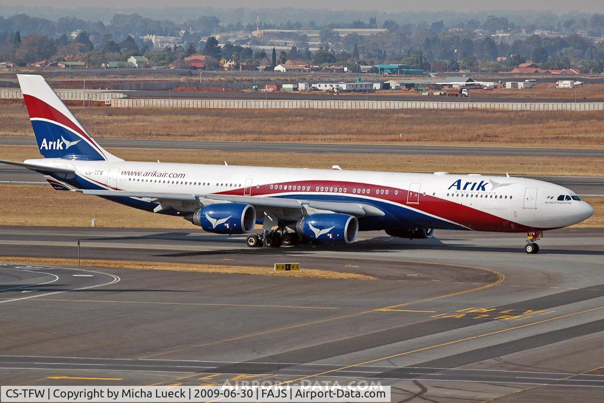 CS-TFW, 2008 Airbus A340-542 C/N 910, At Jo'burg
