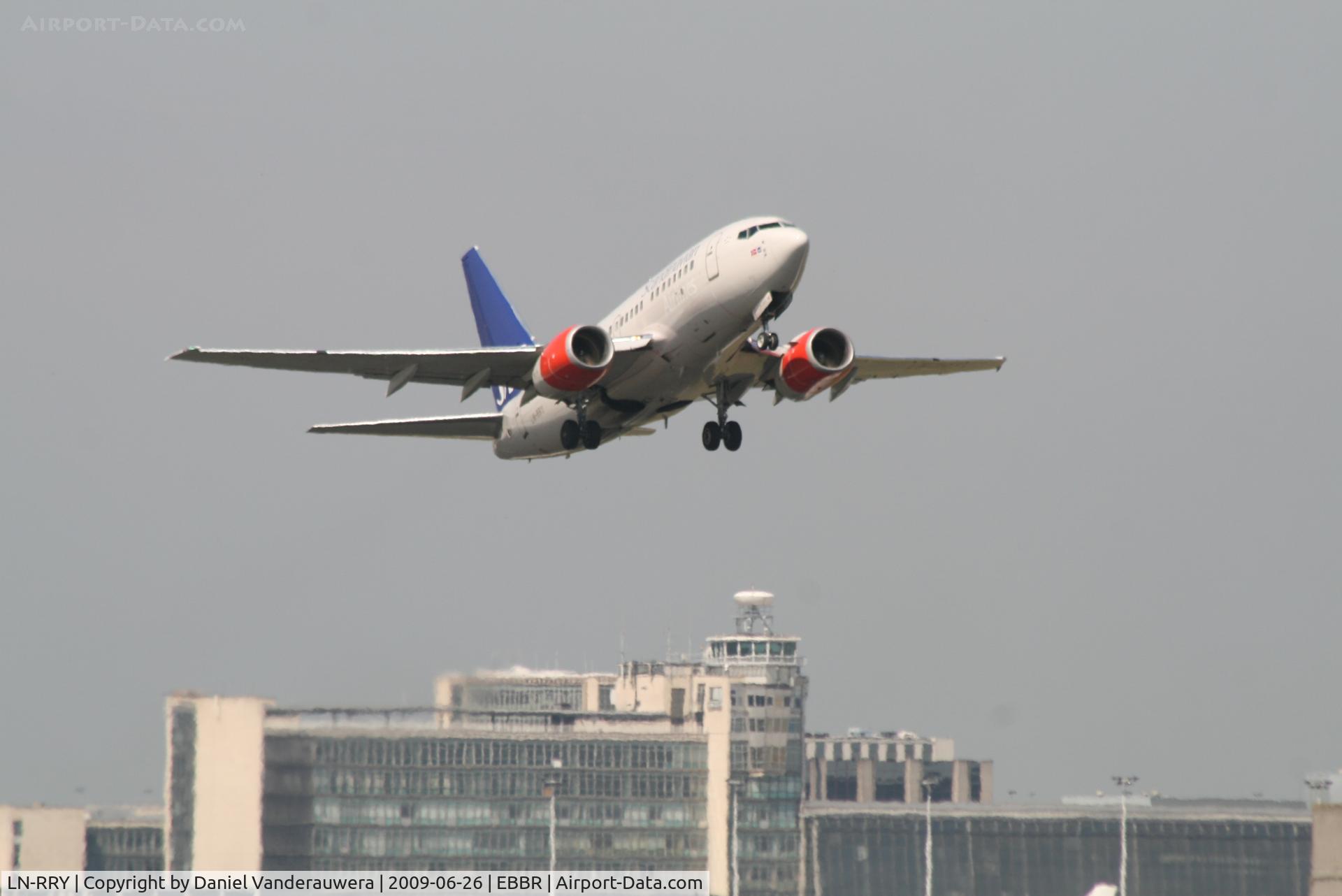 LN-RRY, 1998 Boeing 737-683 C/N 28297, Flight SK4744 is taking off from rwy 07R