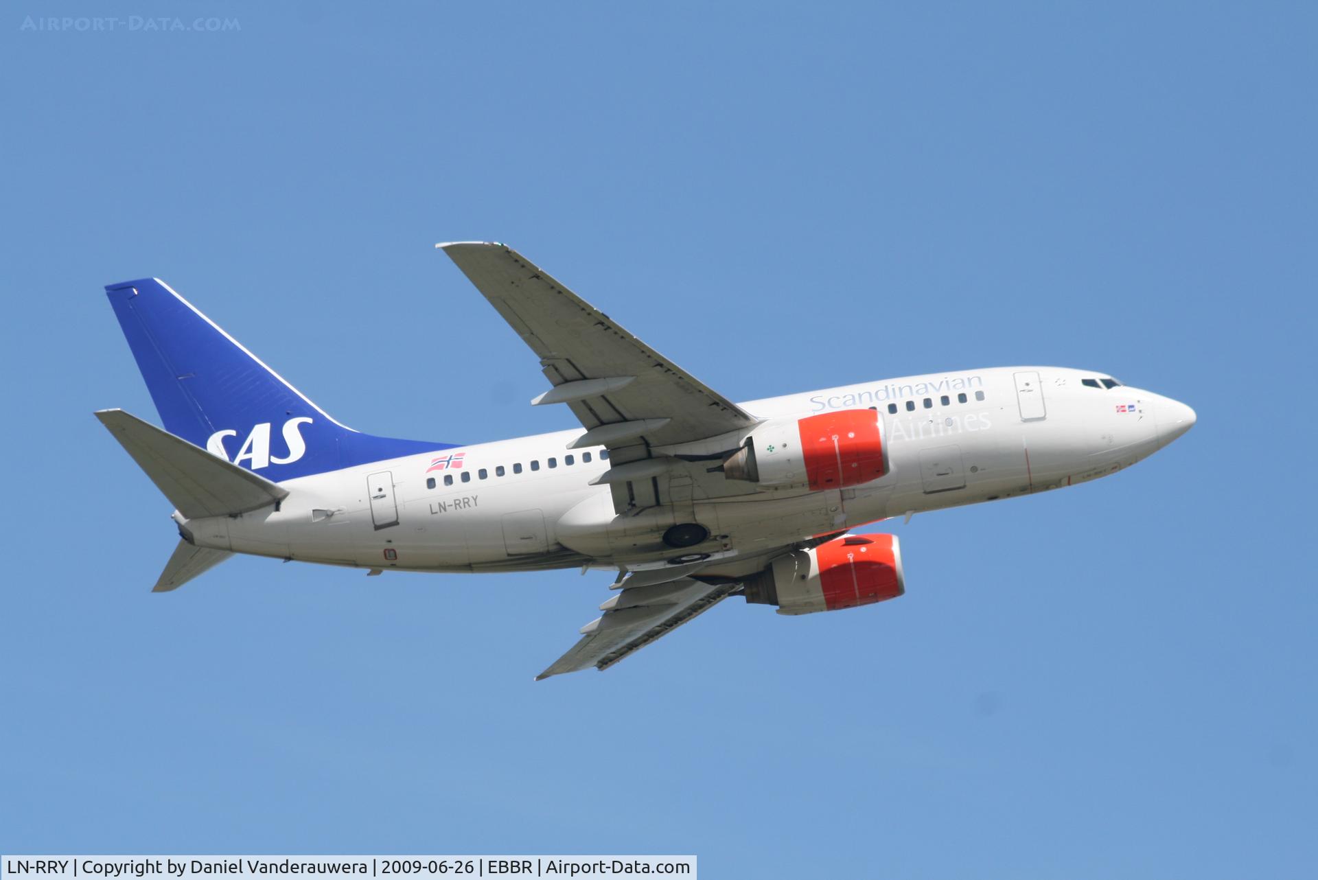 LN-RRY, 1998 Boeing 737-683 C/N 28297, Flight SK4744 is taking off from rwy 07R