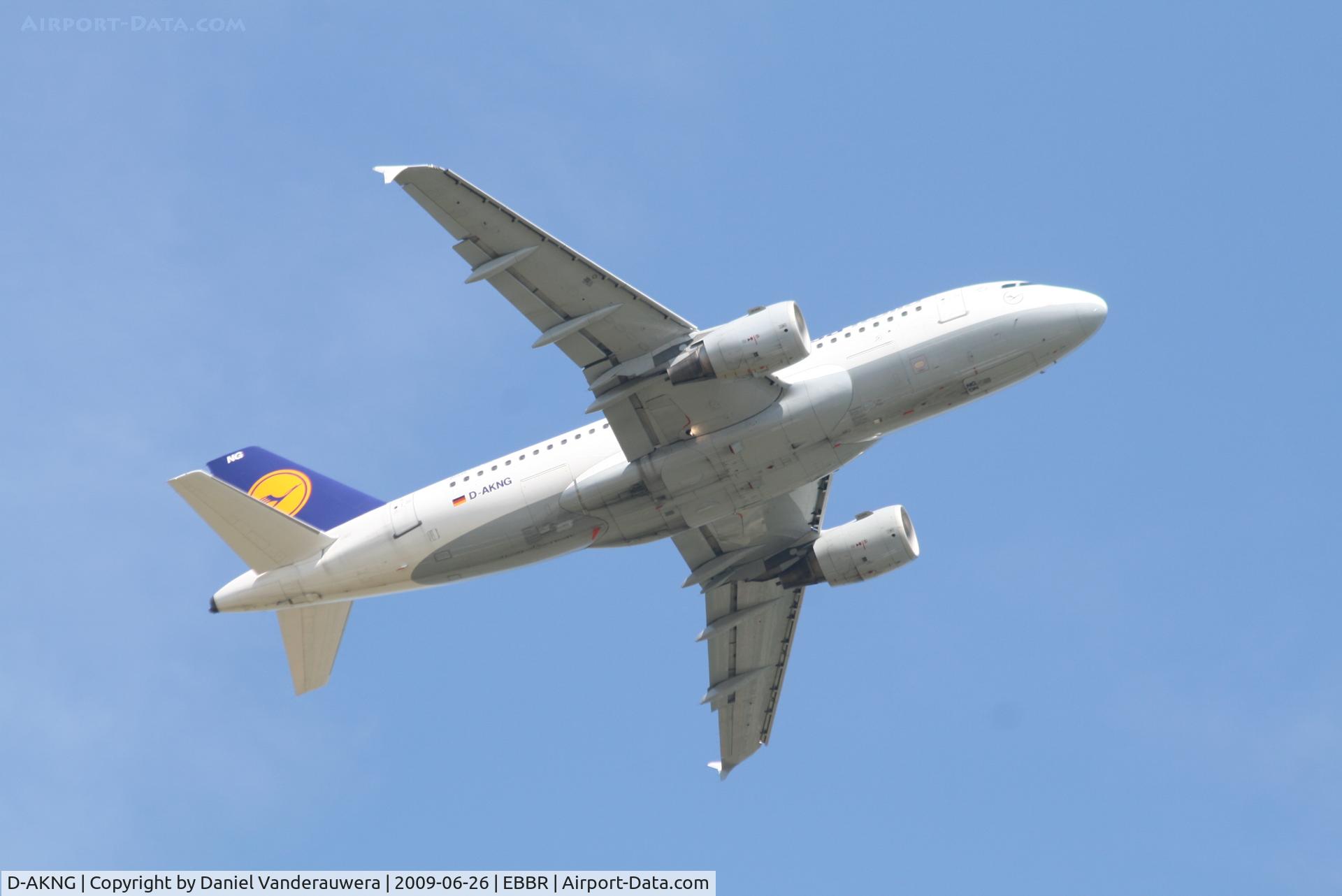 D-AKNG, 1997 Airbus A319-112 C/N 654, Flight LH1813 is taking off from rwy 07R