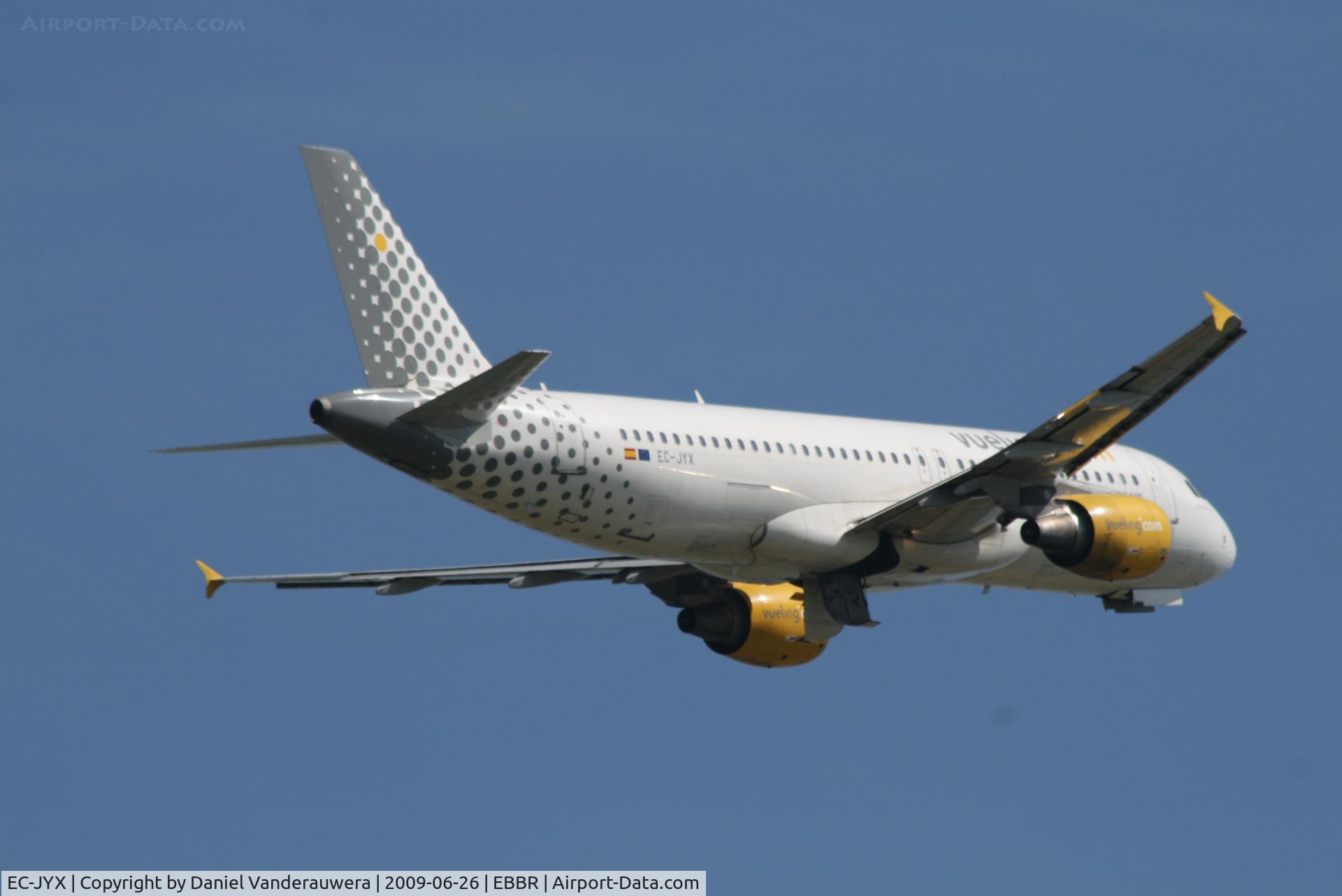 EC-JYX, 2006 Airbus A320-214 C/N 2962, Flight VY7061 is taking off from rwy 07R