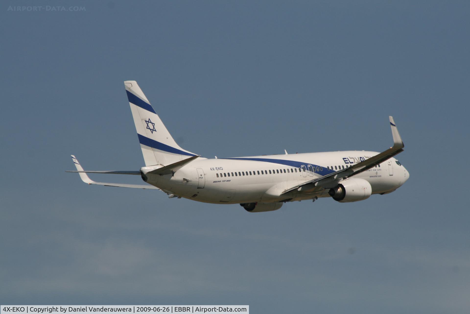 4X-EKO, 2003 Boeing 737-86Q C/N 30287, Flight LY334 is taking off from rwy 07R