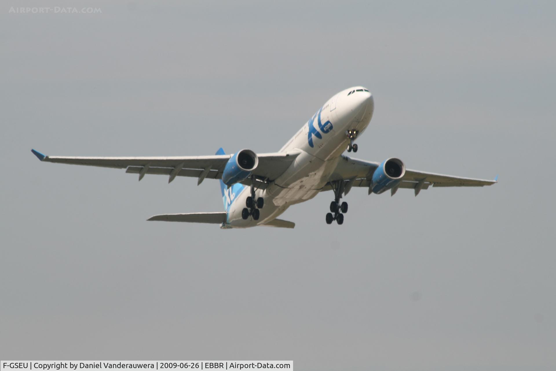 F-GSEU, 2004 Airbus A330-243 C/N 635, Flight XLF016 is taking off from rwy 07R