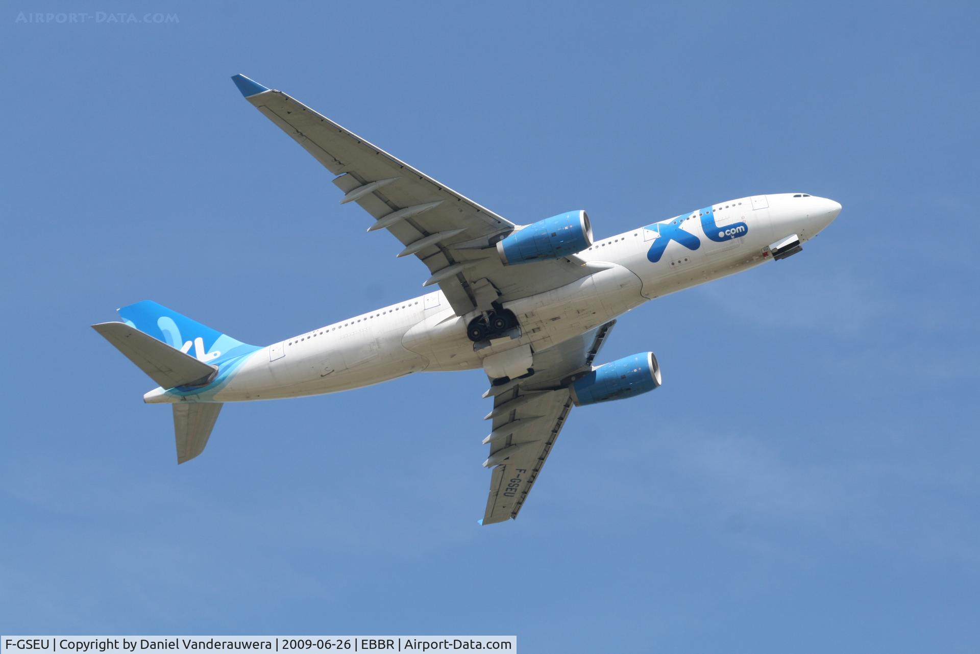 F-GSEU, 2004 Airbus A330-243 C/N 635, Flight XLF016 is taking off from rwy 07R