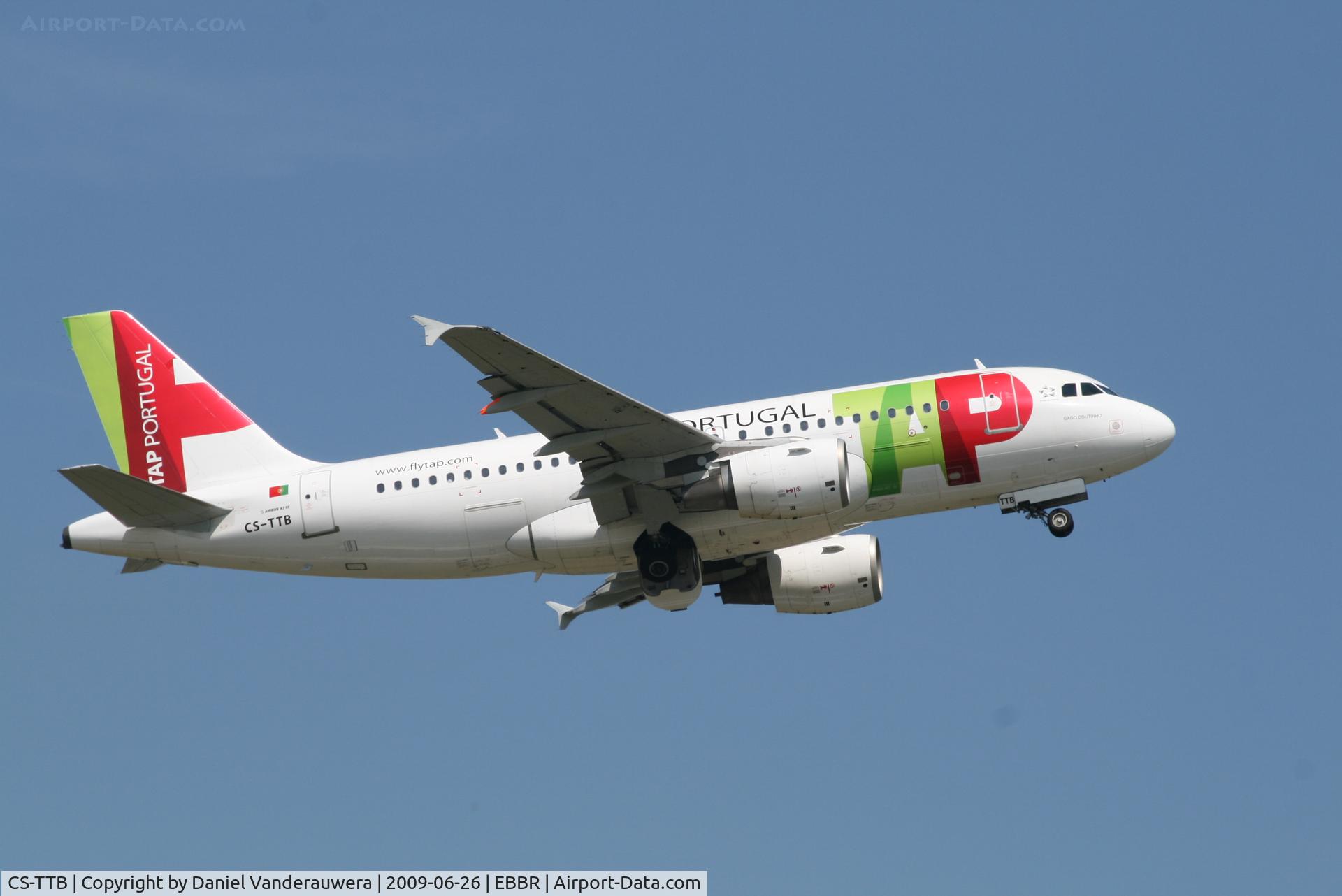 CS-TTB, 1997 Airbus A319-111 C/N 755, Flight TP605 is taking off from rwy 07R