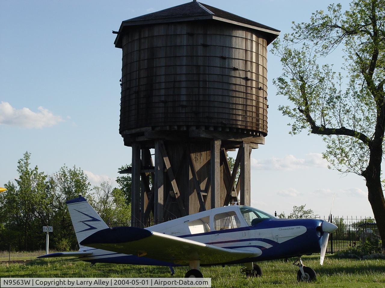 N9563W, 1967 Piper PA-28-140 C/N 28-23000, Photo taken at Beaumont, Kansas Working Wooden Water Tower
