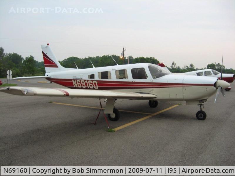 N69160, 1985 Piper PA-32R-301 C/N 32R-8513016, On the ramp at Kenton, Ohio.