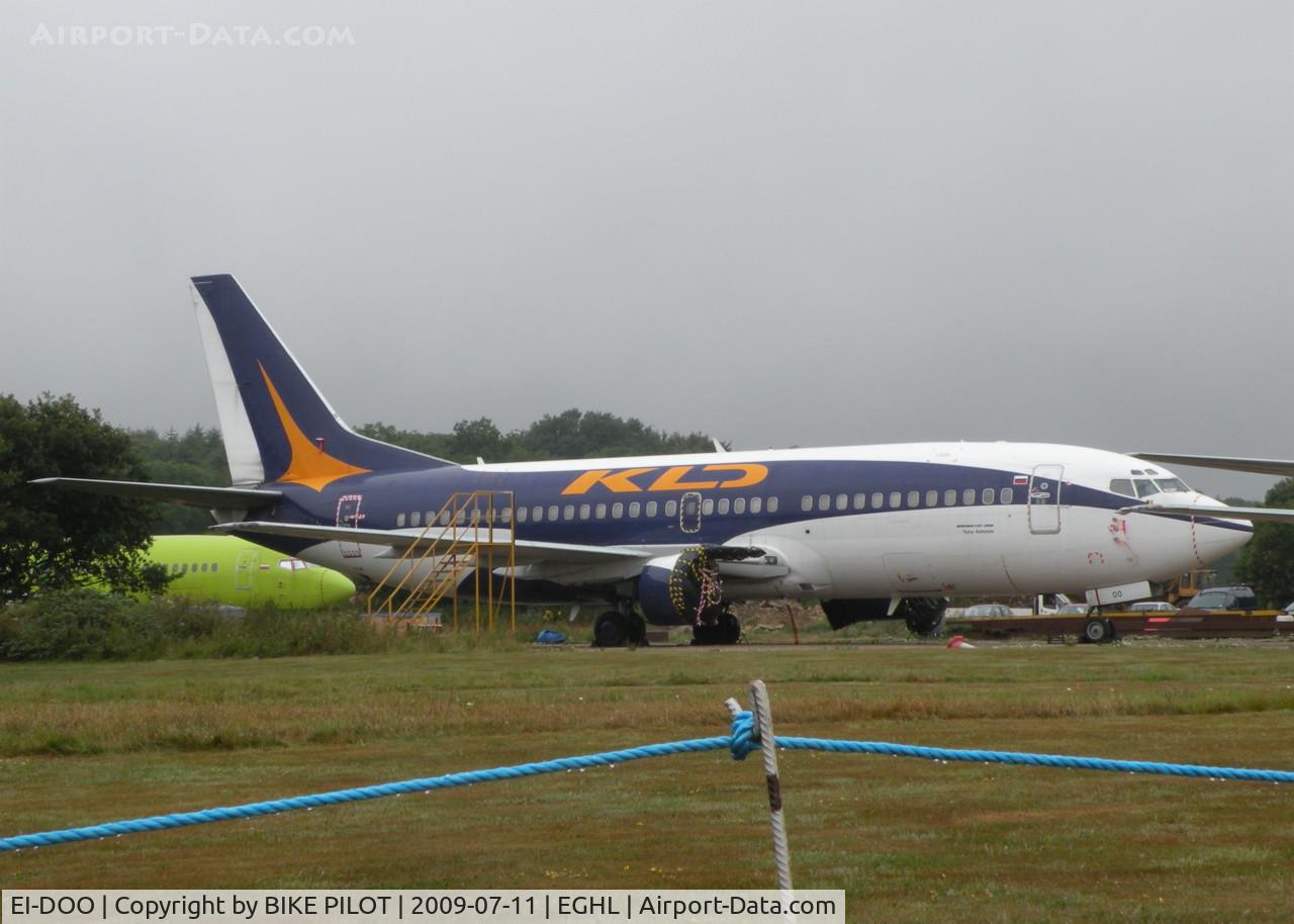 EI-DOO, 1987 Boeing 737-35B C/N 23971, OPERATOR KD AVIA. ATC LASHAM OPEN DAY