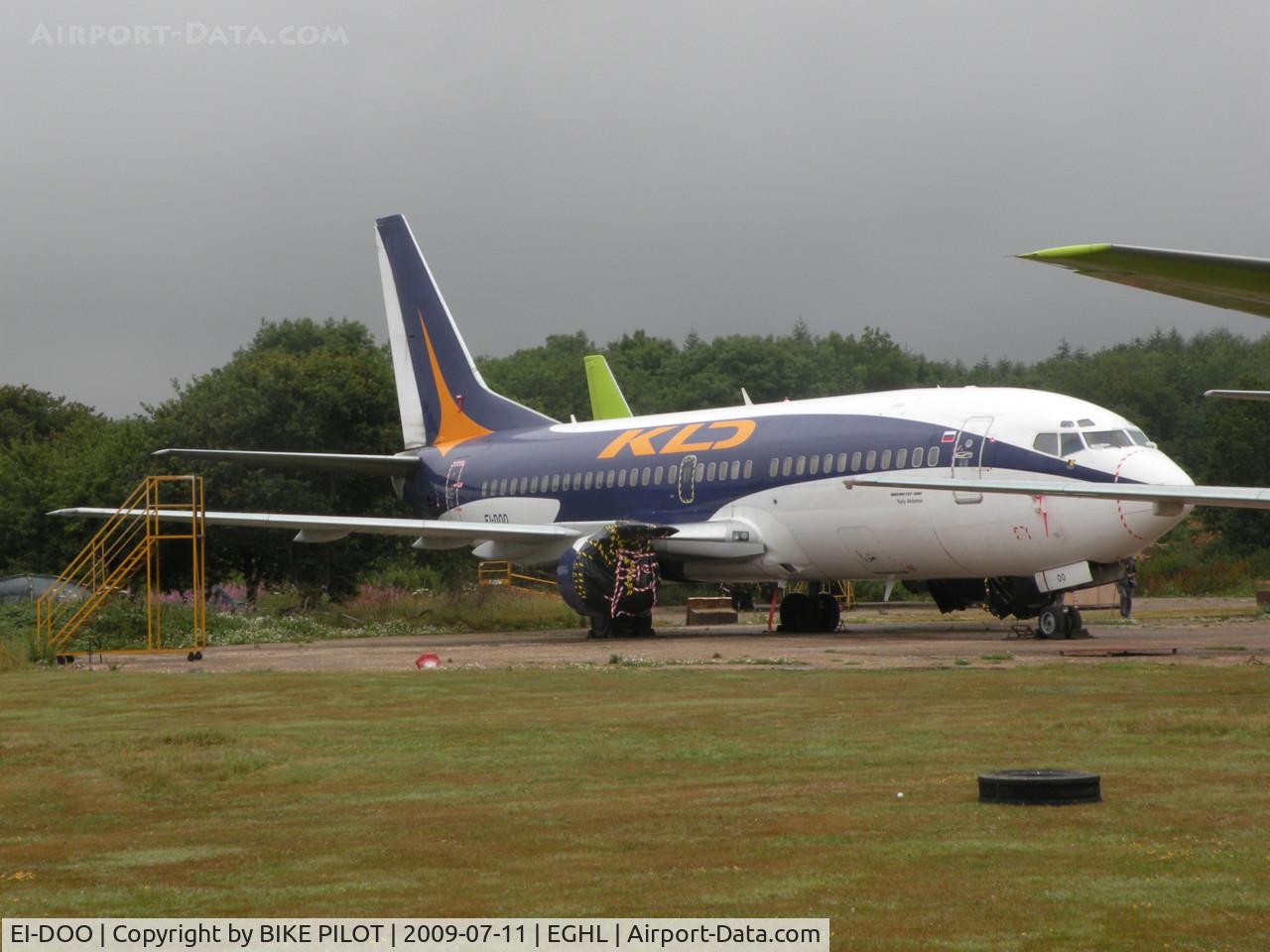 EI-DOO, 1987 Boeing 737-35B C/N 23971, OPERATOR KD AVIA. ATC LASHAM OPEN DAY
