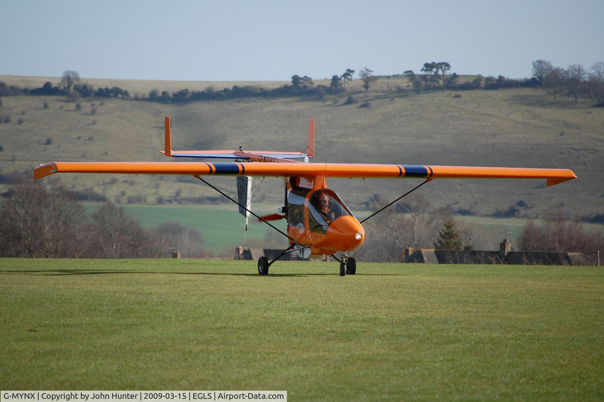 G-MYNX, 1992 CFM Streak Shadow SA C/N PFA 206-12268, G-MYNX taxiing into Old Sarum