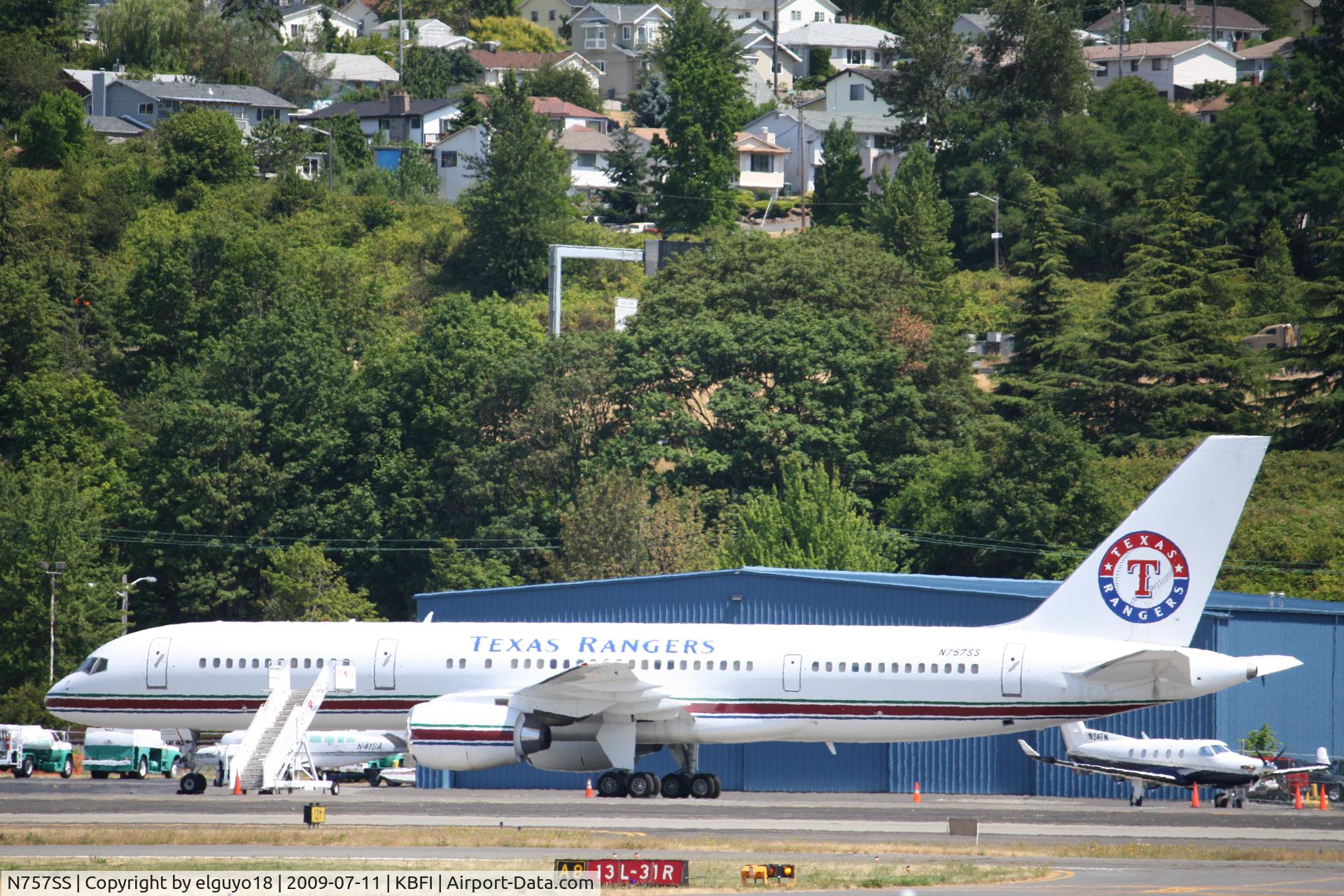 N757SS, 1983 Boeing 757-236 C/N 22176, TEXAS RANGERS IN TOWN