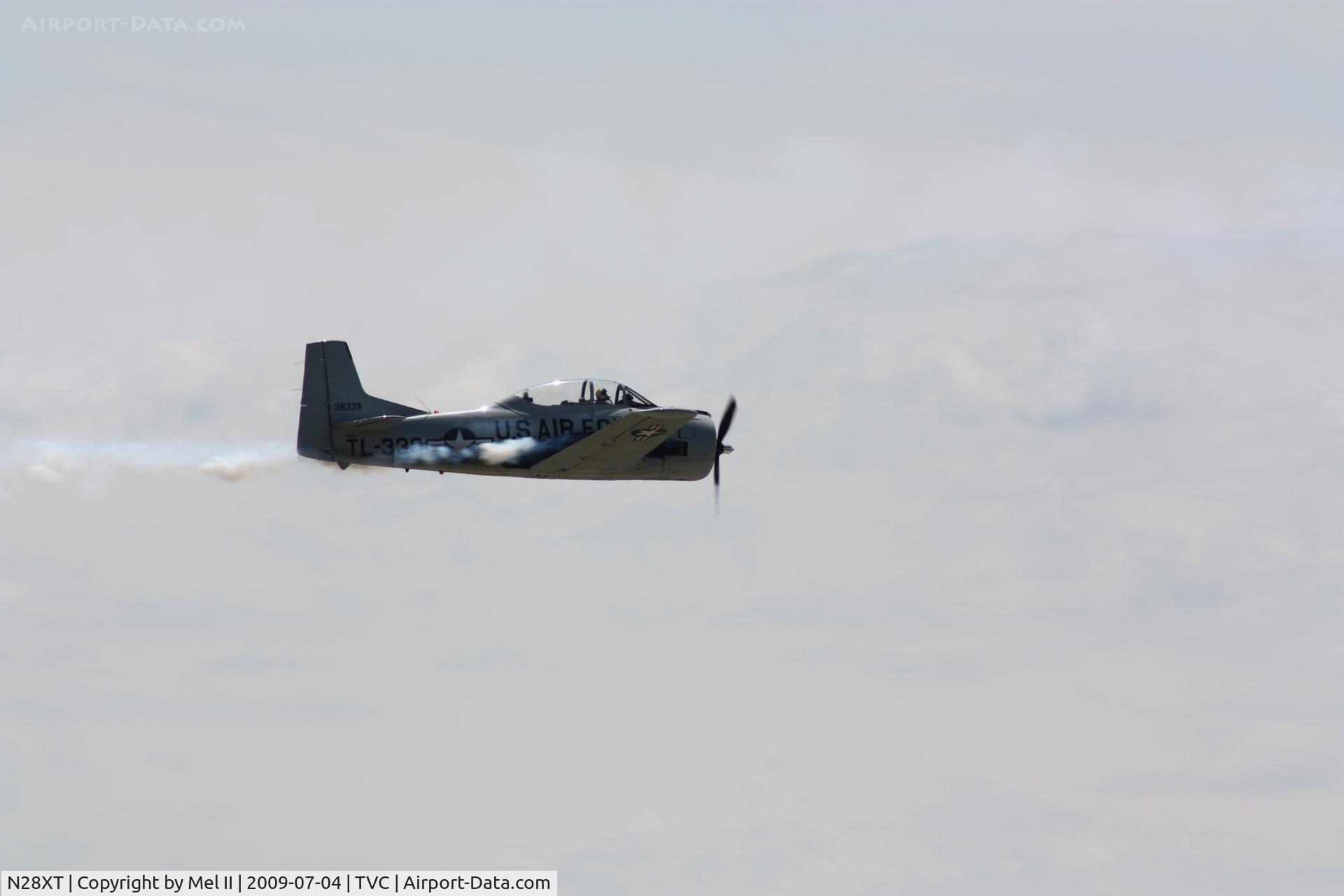 N28XT, 1958 North American T-28B Trojan C/N 200-410 (138339), Overhead Approach For RWY 28