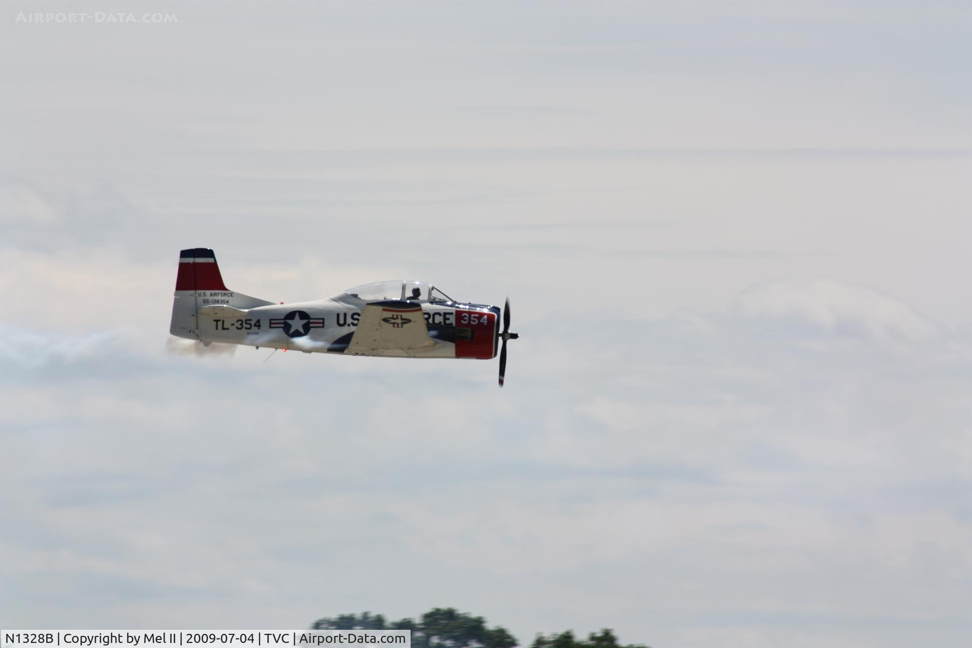 N1328B, 1955 North American T-28B Trojan C/N 200-425, Overhead Approach For RWY 28
