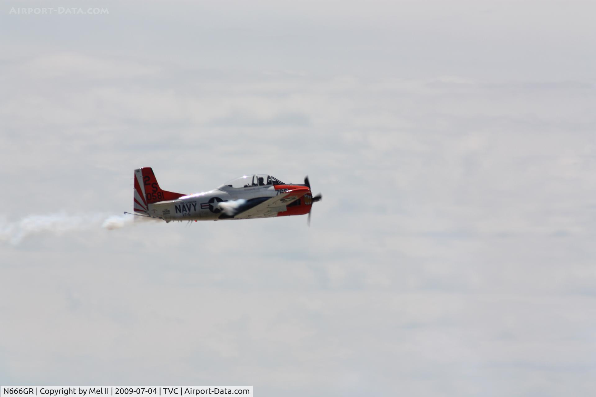 N666GR, 1958 North American T-28C Trojan Trojan C/N 226-158 (140581), Overhead Approach For RWY 28