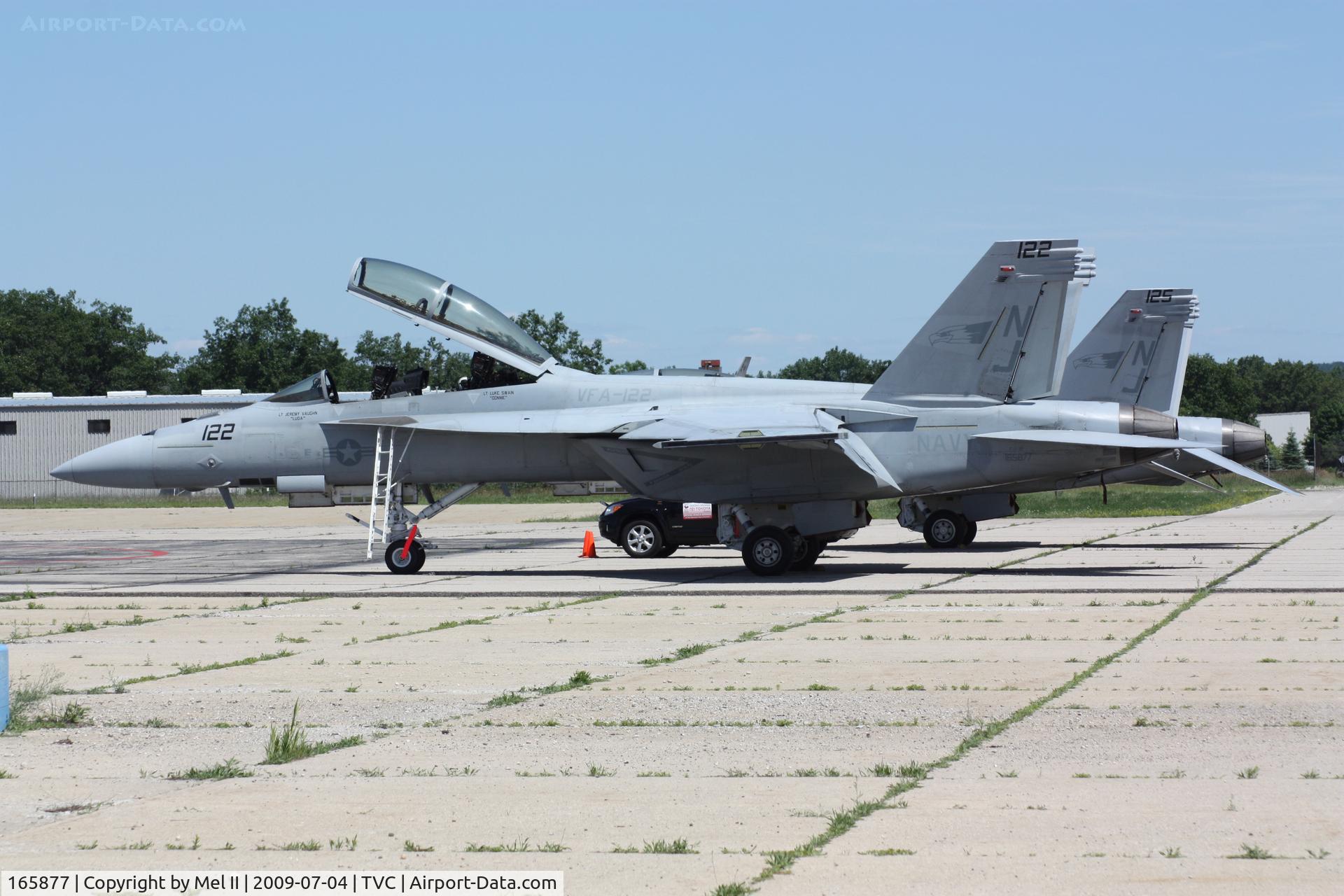 165877, Boeing F/A-18F Super Hornet C/N F037, VFA-122, NAS Lemoore, Parked