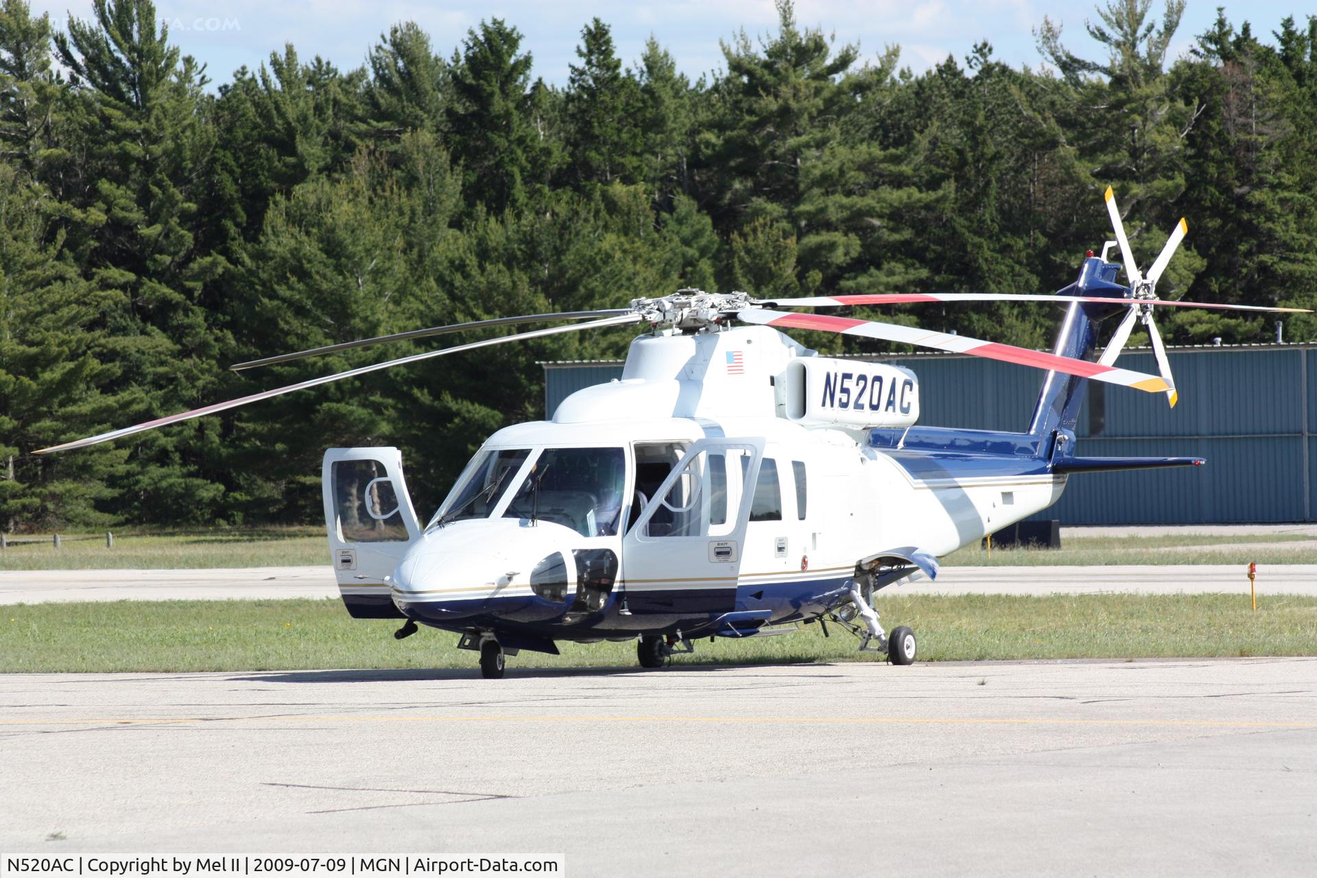 N520AC, 1991 Sikorsky S-76B C/N 760380, Parked