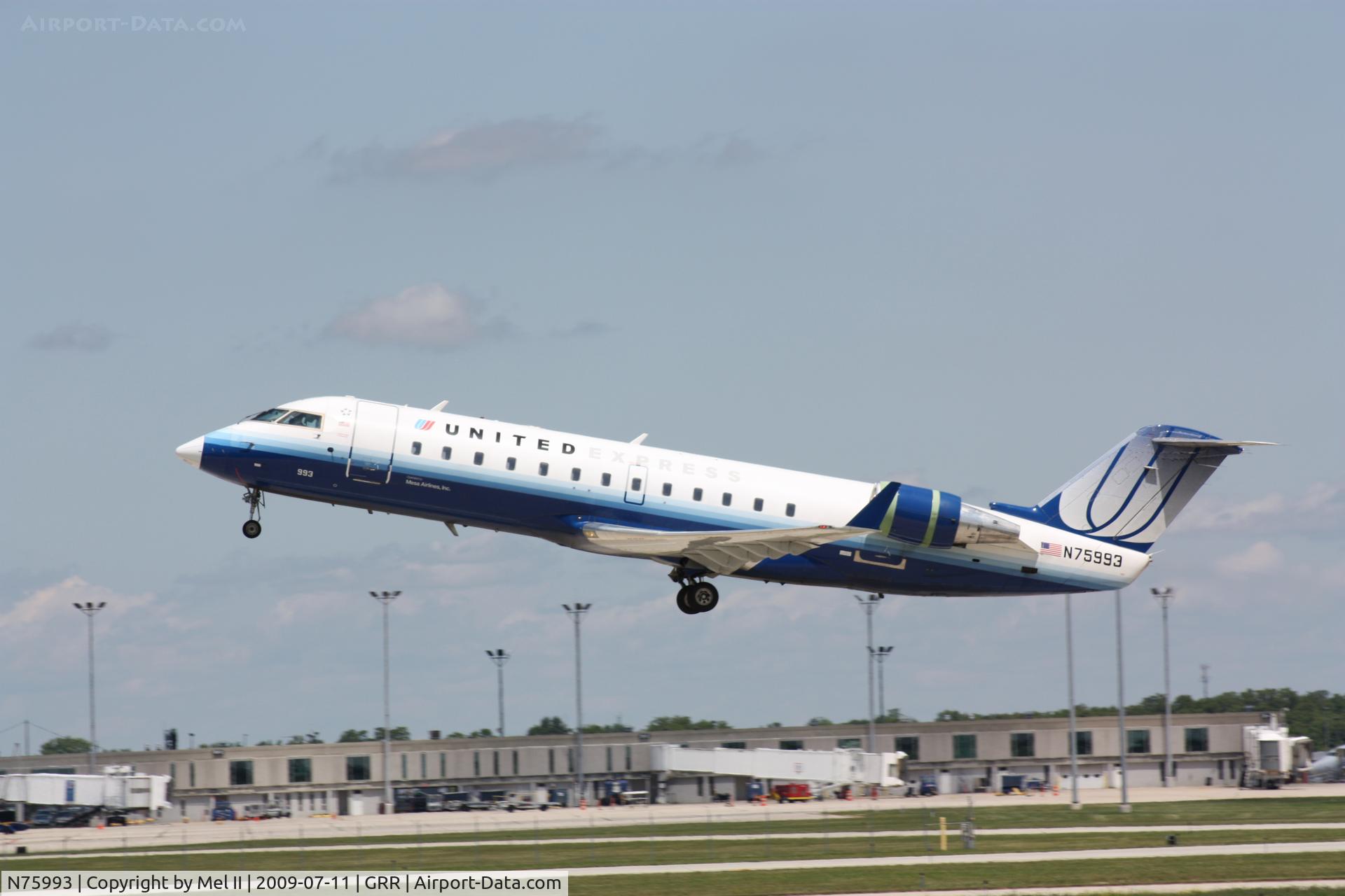 N75993, 2000 Bombardier CRJ-200ER (CL-600-2B19) C/N 7372, ASH7208 - KGRR-KORD - Departing RWY 26L