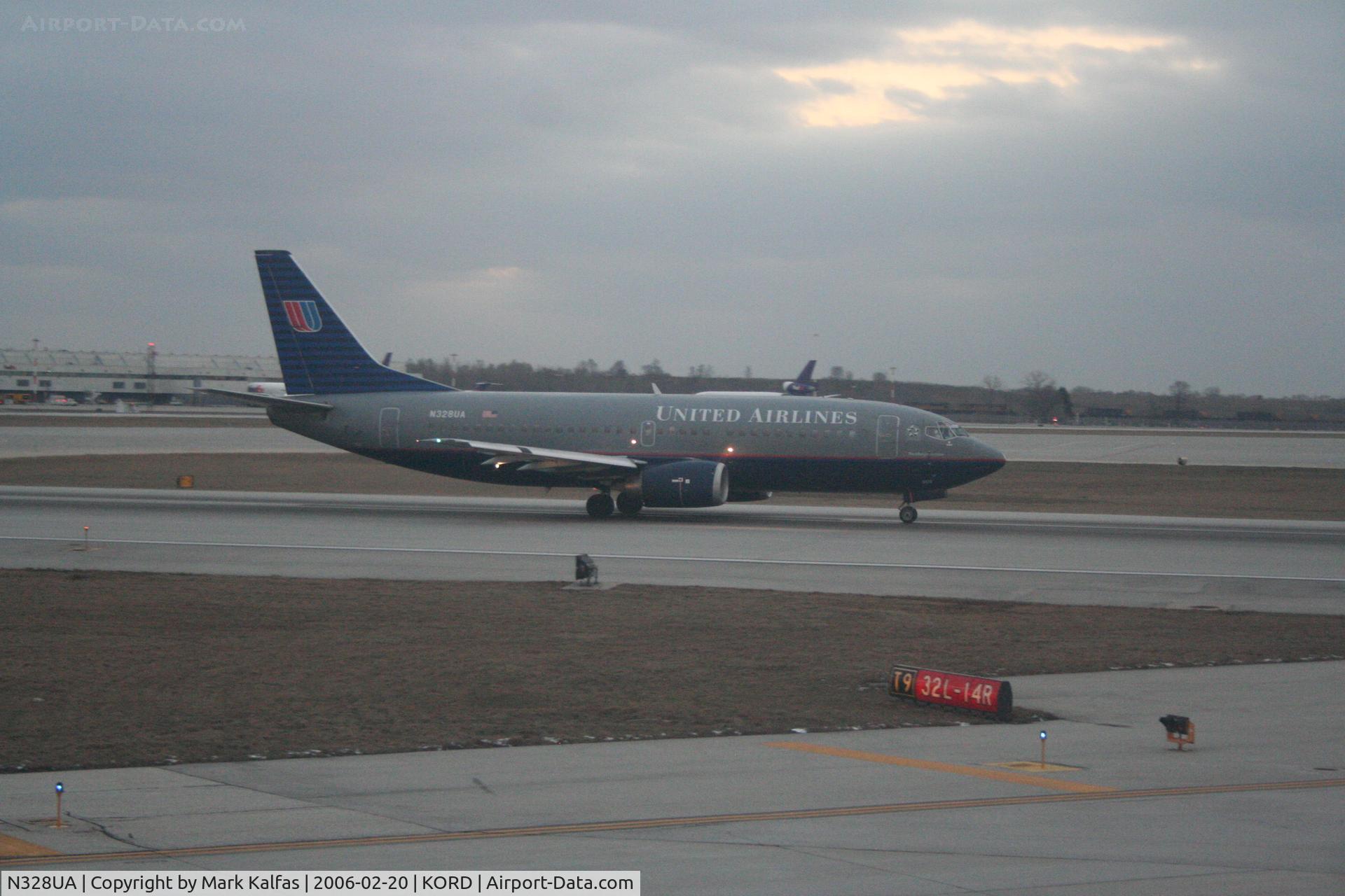 N328UA, 1988 Boeing 737-322 C/N 24148, United Airlines 737-322, N328UA ready to launch from T-10, 32L KORD