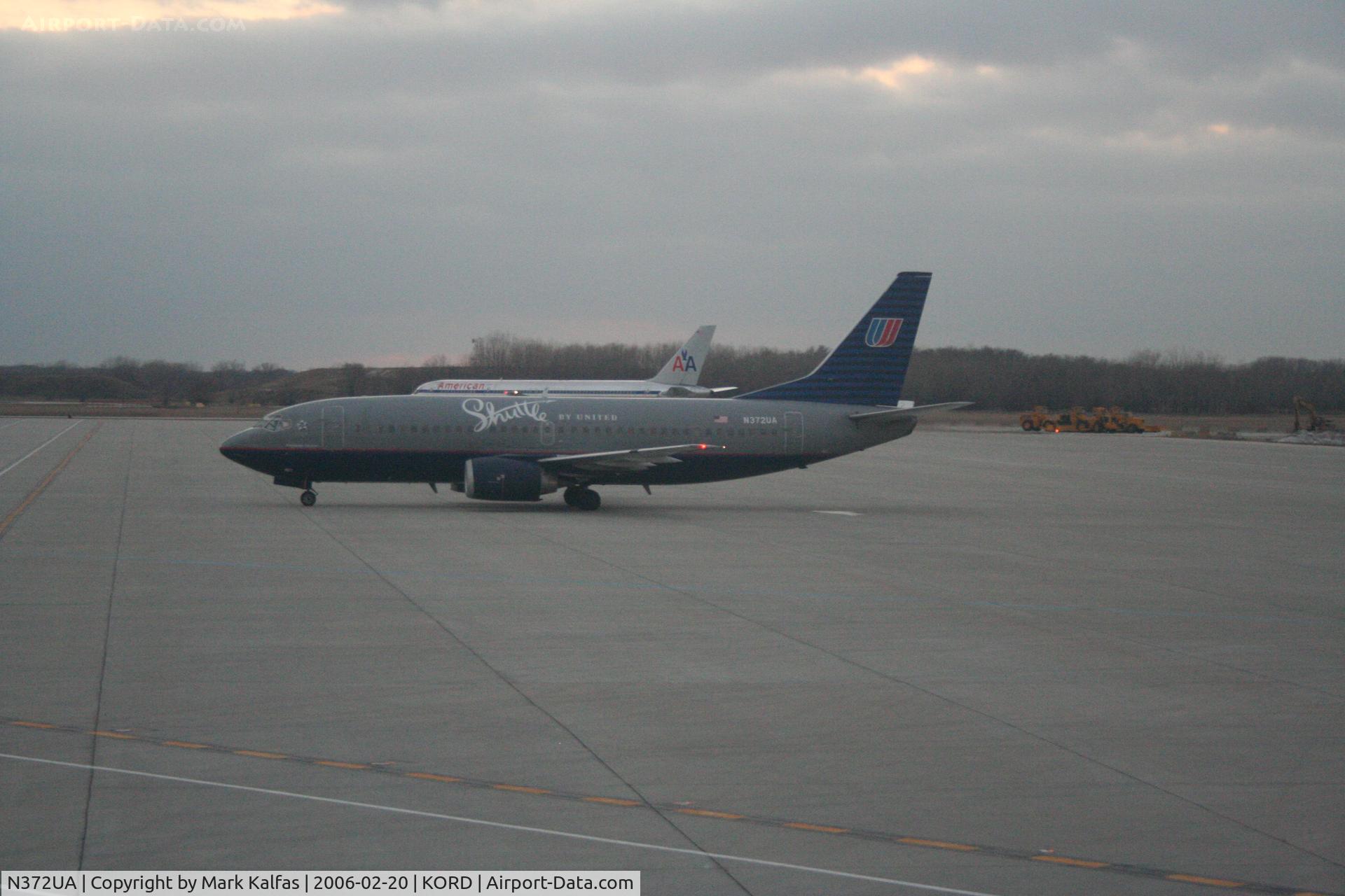 N372UA, 1989 Boeing 737-322 C/N 24637, United Airlines 737-322, N372UA in the penalty box KORD