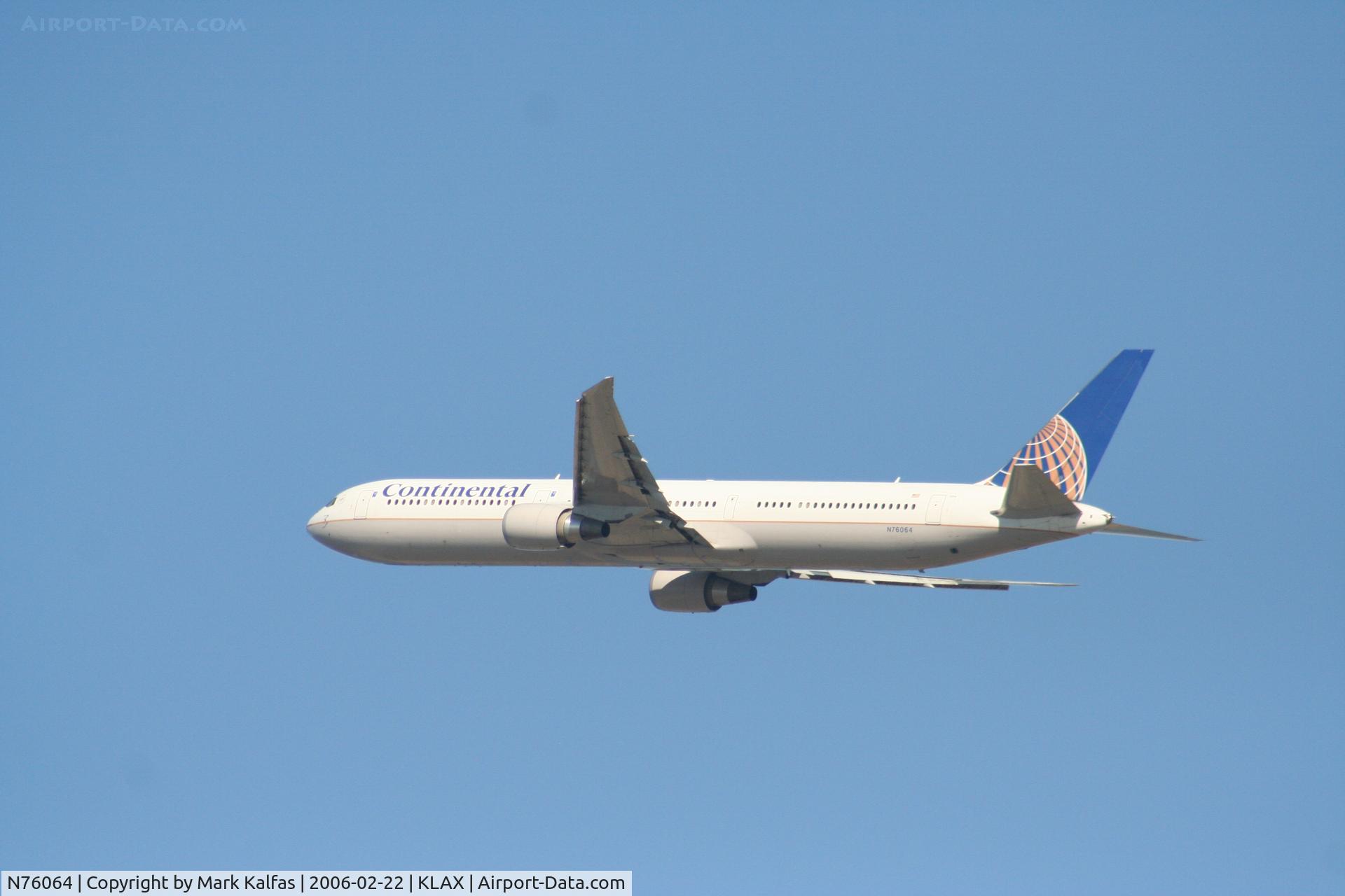 N76064, 2002 Boeing 767-424/ER C/N 29459, Continental 767-424ER, N760764 departs 25R KLAX
