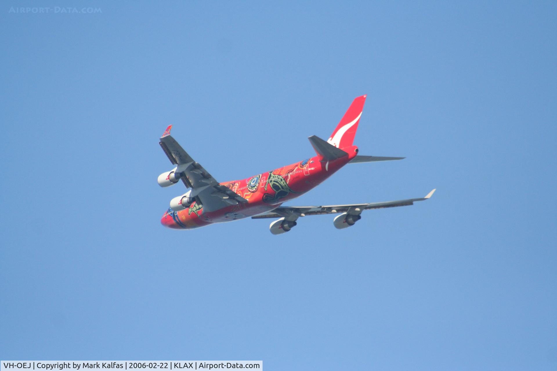 VH-OEJ, 2003 Boeing 747-438/ER C/N 32914, Qantas Boeing 747-438 VH-OEJ climbing off of RWY 25R KLAX