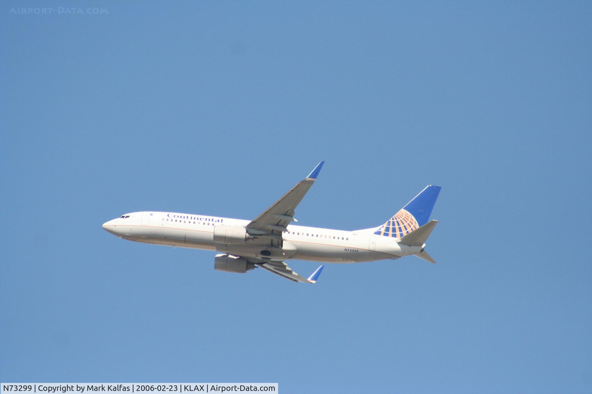 N73299, 2005 Boeing 737-824 C/N 34005, Continenta Airlines lBoeing 737-824, N73299 departs 25R KLAX