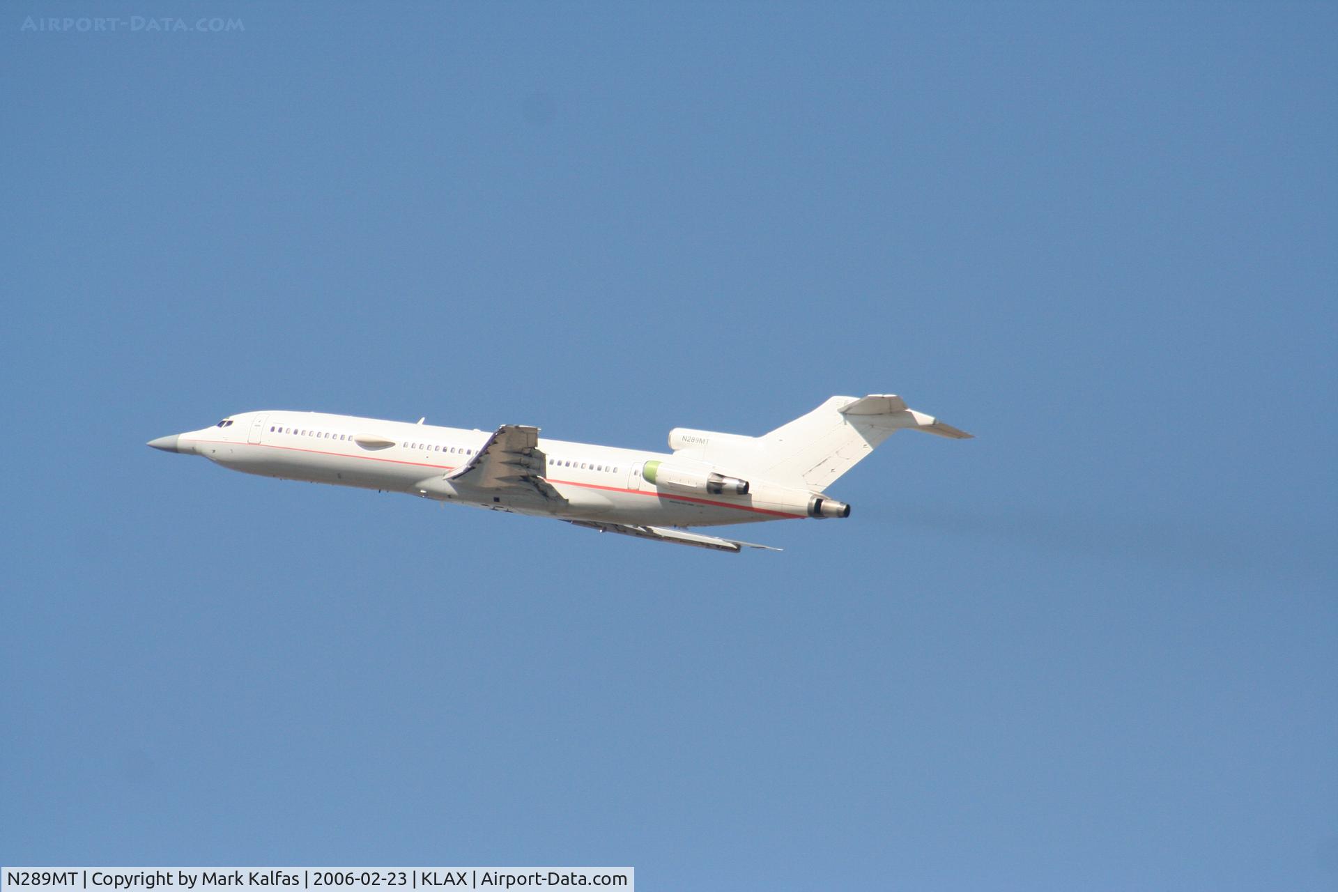 N289MT, 1981 Boeing 727-223 C/N 22467, N289MT, 727-223 departs RWY 25L KLAX