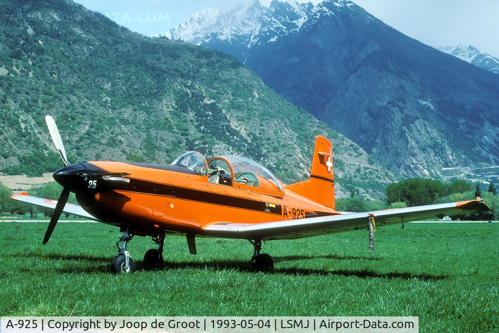 A-925, 1983 Pilatus PC-7 Turbo Trainer C/N 333, During the WK'93 this PC-7 was parked in de fields just off the main road through the Rhone valley.