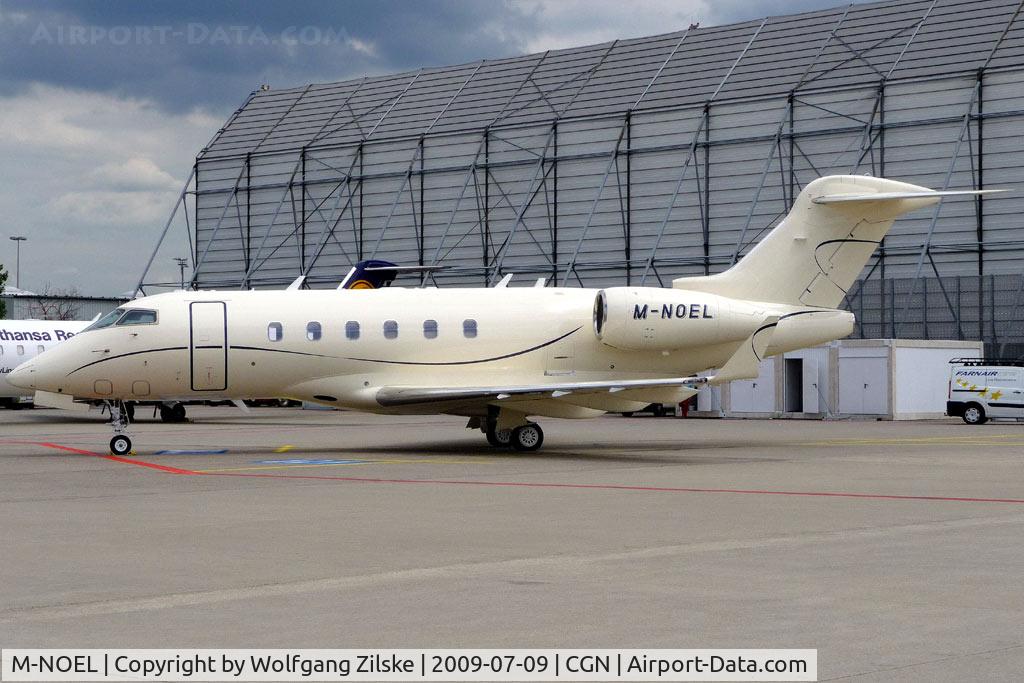 M-NOEL, 2008 Bombardier Challenger 300 (BD-100-1A10) C/N 20206, visitor