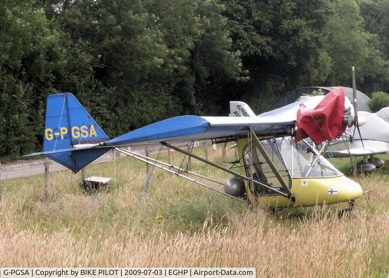 G-PGSA, 2000 Thruster T600N C/N 0080-T600N-046, LOOKING A BIT NEGLECTED IN THE LONG GRASS