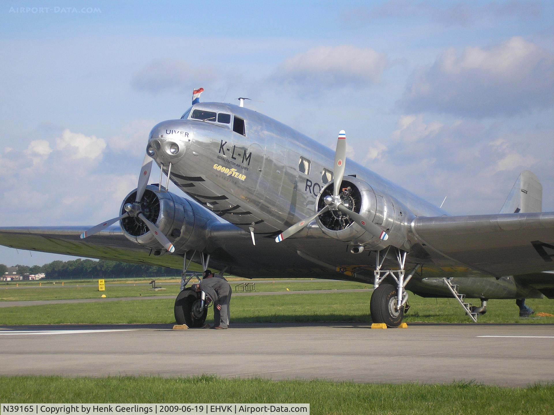 N39165, 1935 Douglas R2D-1 (DC-2) C/N 1404, RNLAF open day , Volkel AFB