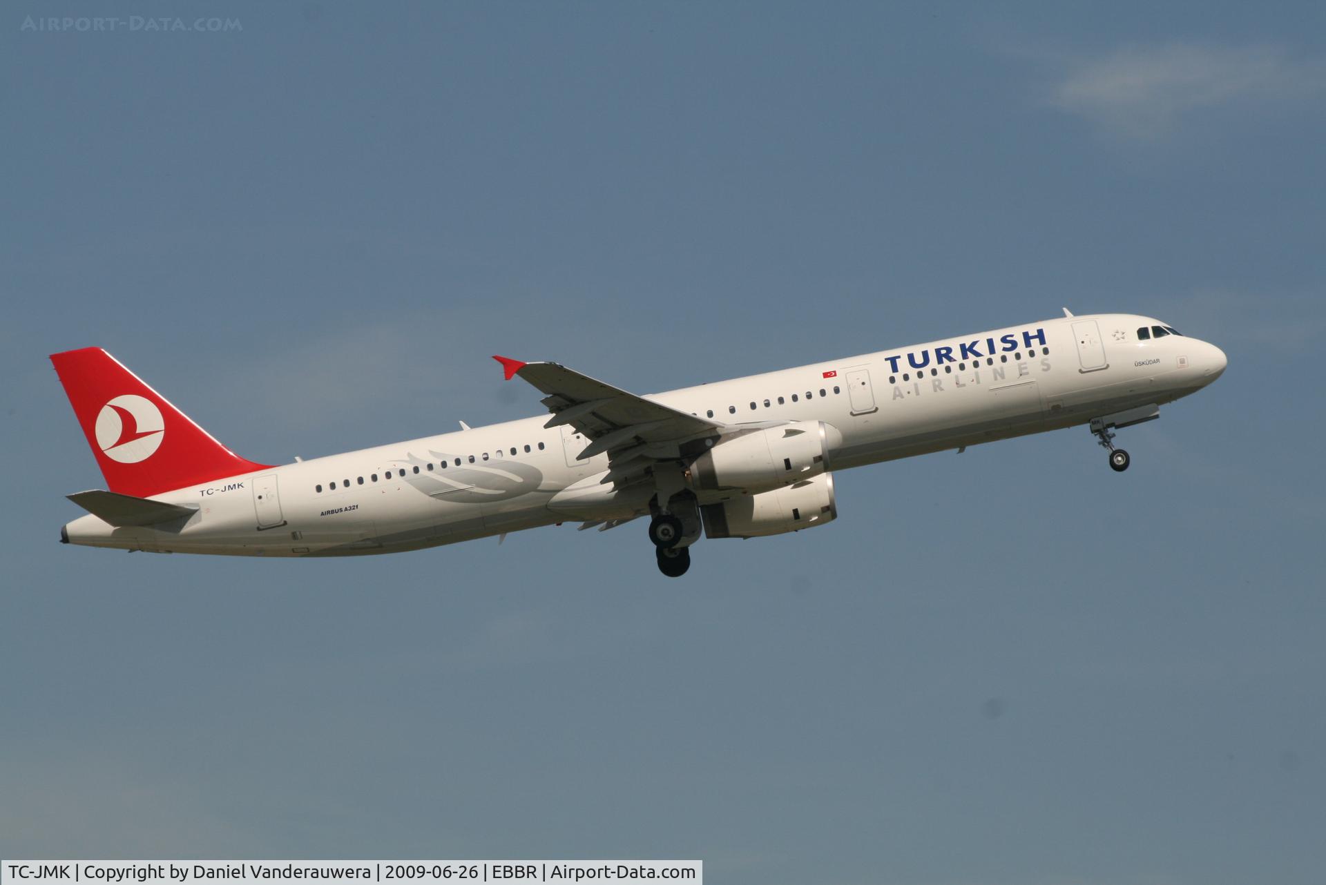 TC-JMK, 2008 Airbus A321-232 C/N 3738, Flight TK1938 is taking off from rwy 07R