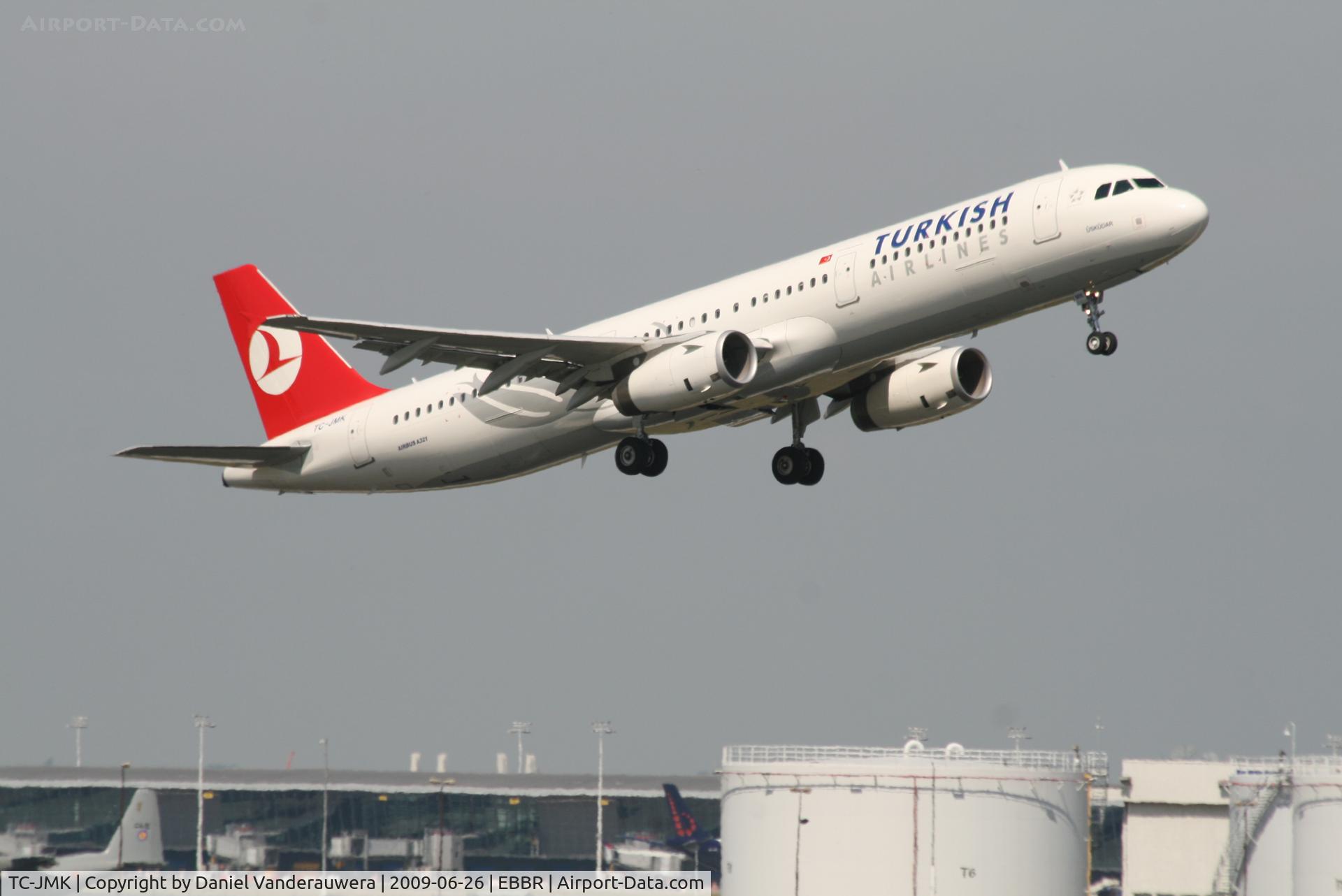 TC-JMK, 2008 Airbus A321-232 C/N 3738, Flight TK1938 is taking off from rwy 07R