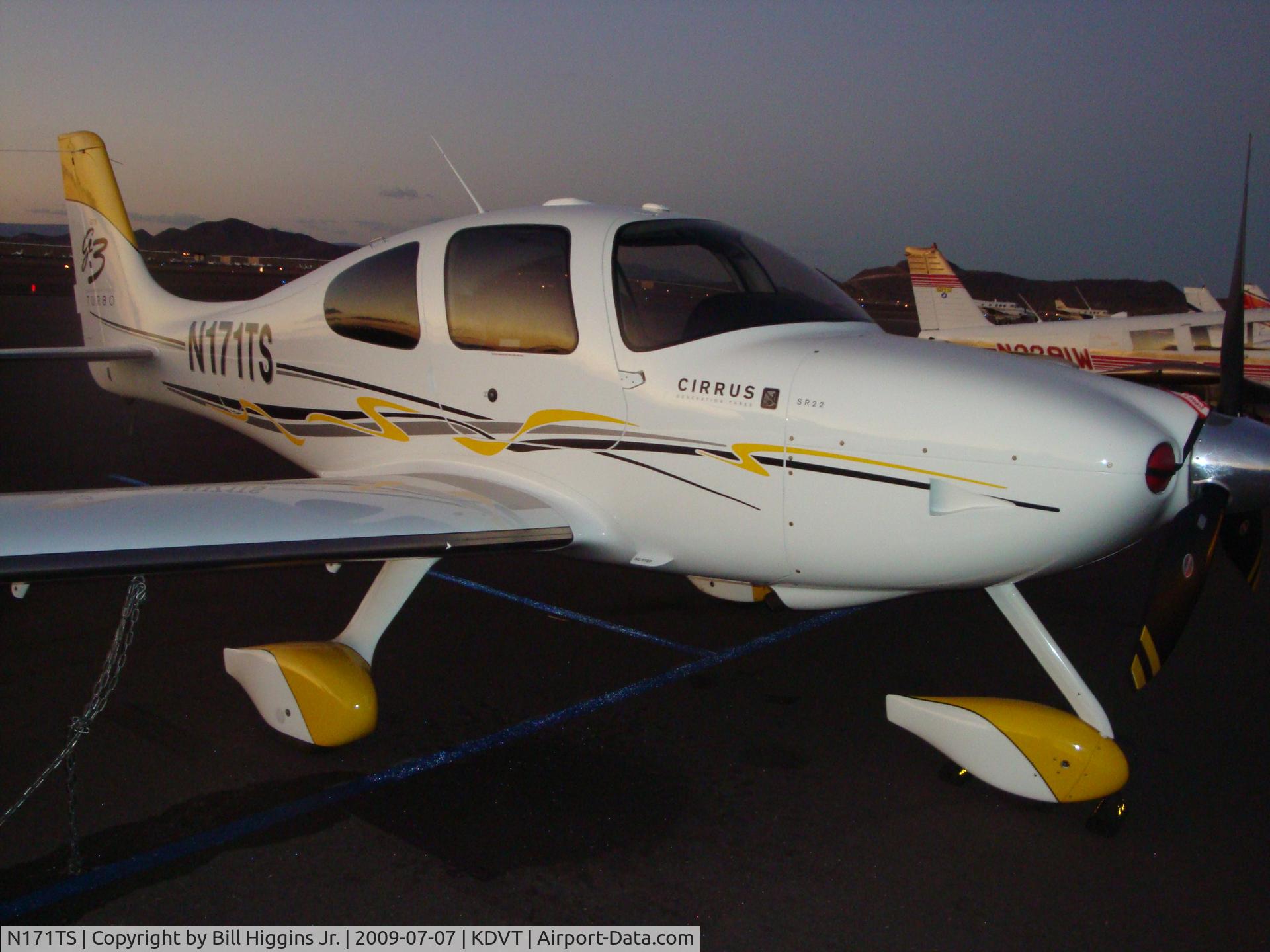 N171TS, 2008 Cirrus SR22 G3 GTS Turbo C/N 2900, On the Tarmac at Deer Valley (KDVT)