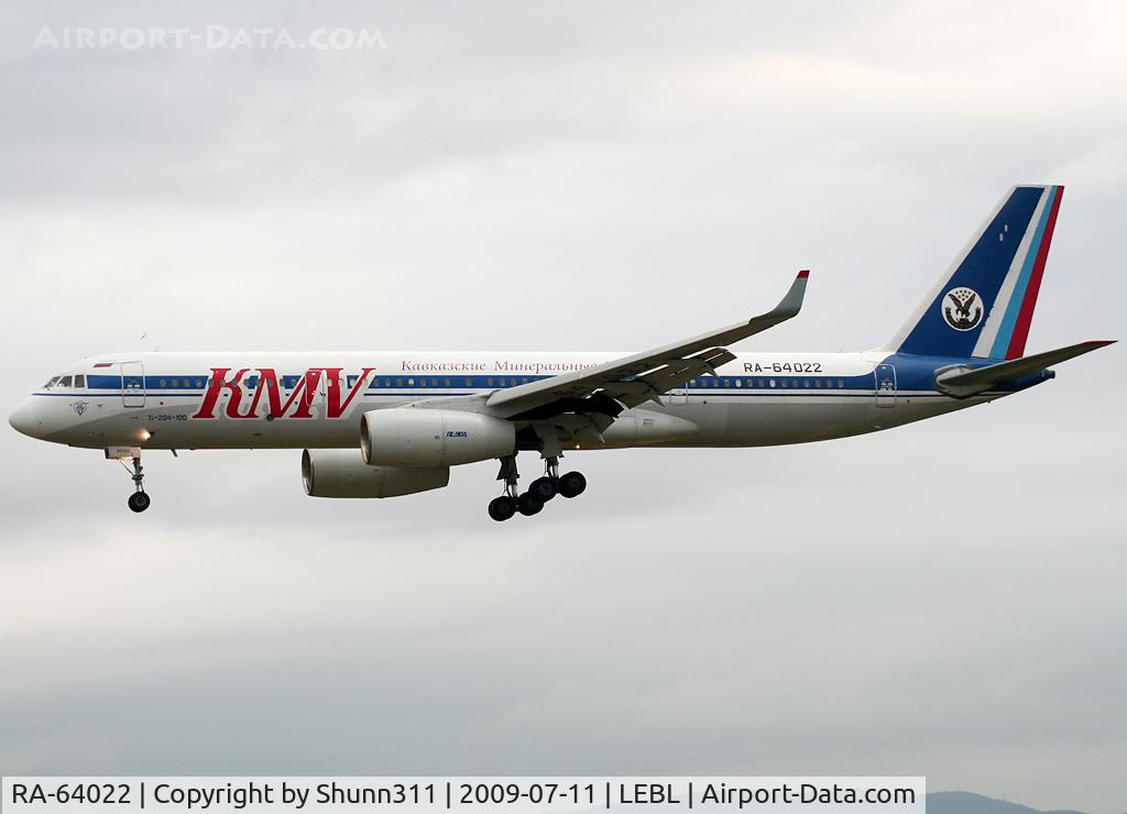RA-64022, 1999 Tupolev 204-100 C/N 1450743164022, Landing rwy 25R