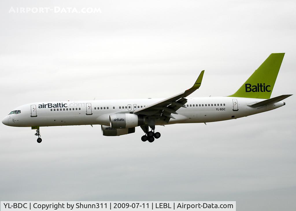 YL-BDC, 1999 Boeing 757-256 C/N 26253, Landing rwy 25R