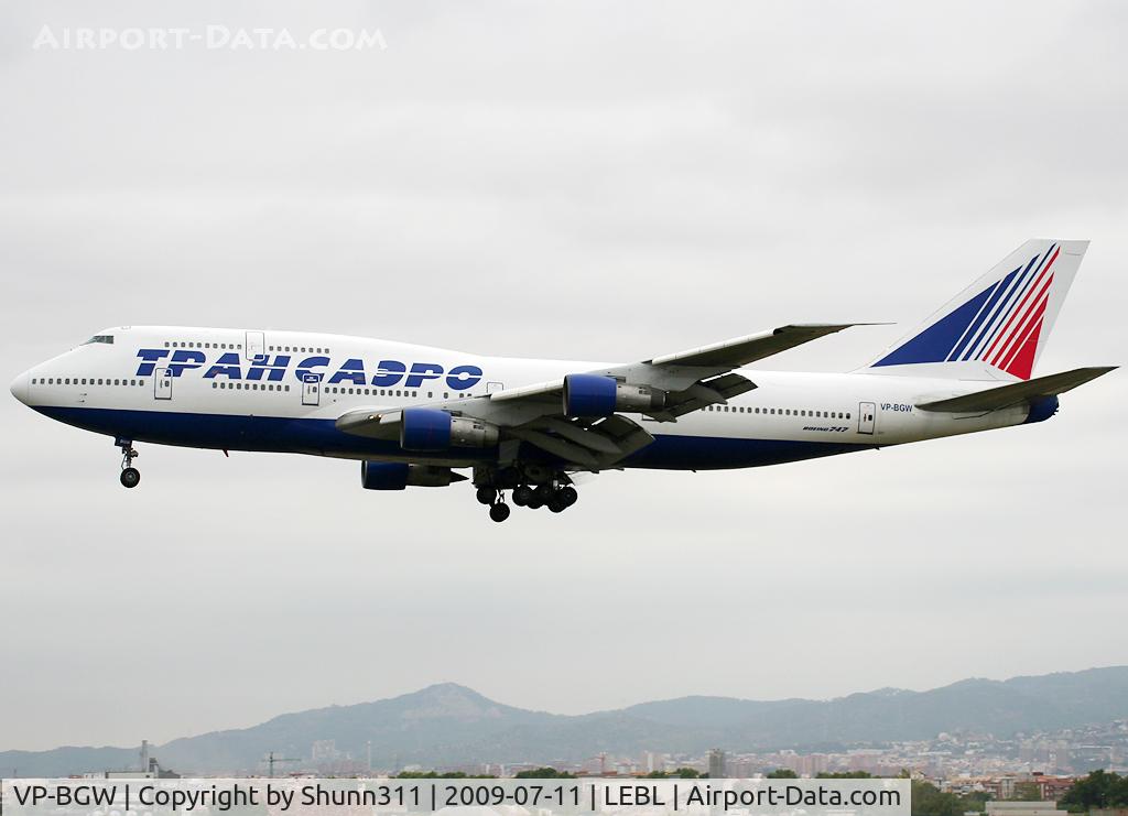 VP-BGW, 1988 Boeing 747-346SR C/N 24019, Landing rwy 25R