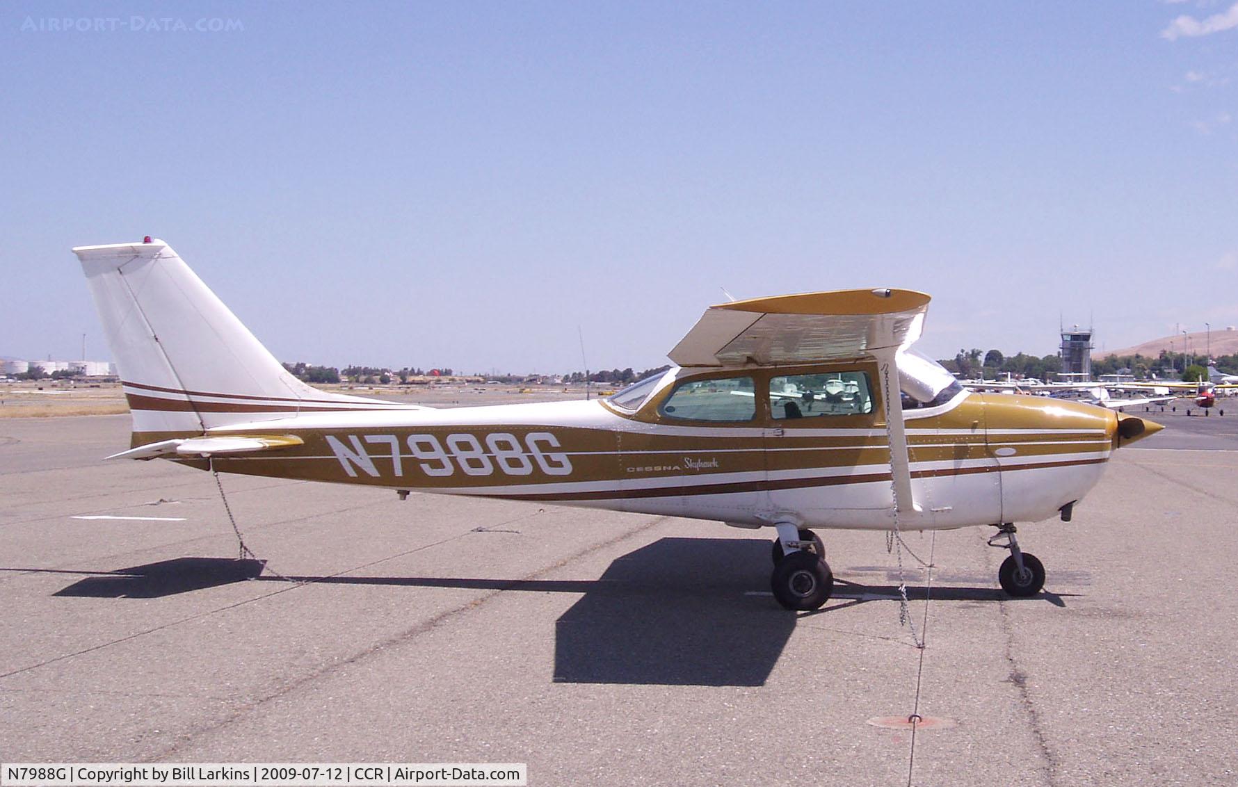 N7988G, 1971 Cessna 172L C/N 17259688, Visitor from Watsonville.