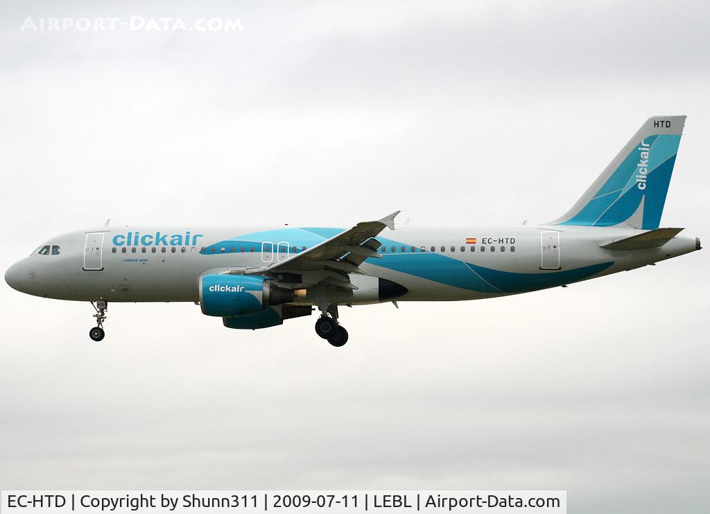 EC-HTD, 2001 Airbus A320-214 C/N 1550, Landing rwy 25R
