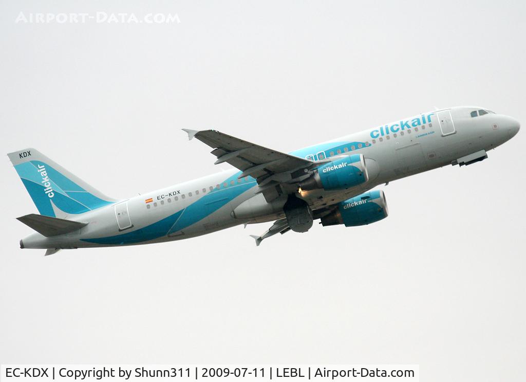 EC-KDX, 2007 Airbus A320-216 C/N 3151, Take off rwy 07R