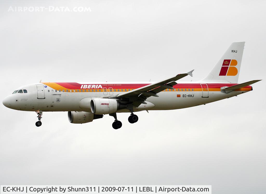 EC-KHJ, 2004 Airbus A320-214 C/N 2347, Landing rwy 25R