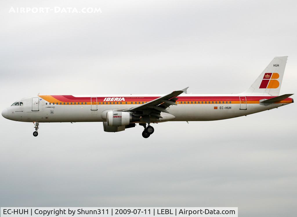EC-HUH, 1999 Airbus A321-211 C/N 1021, Landing rwy 25R