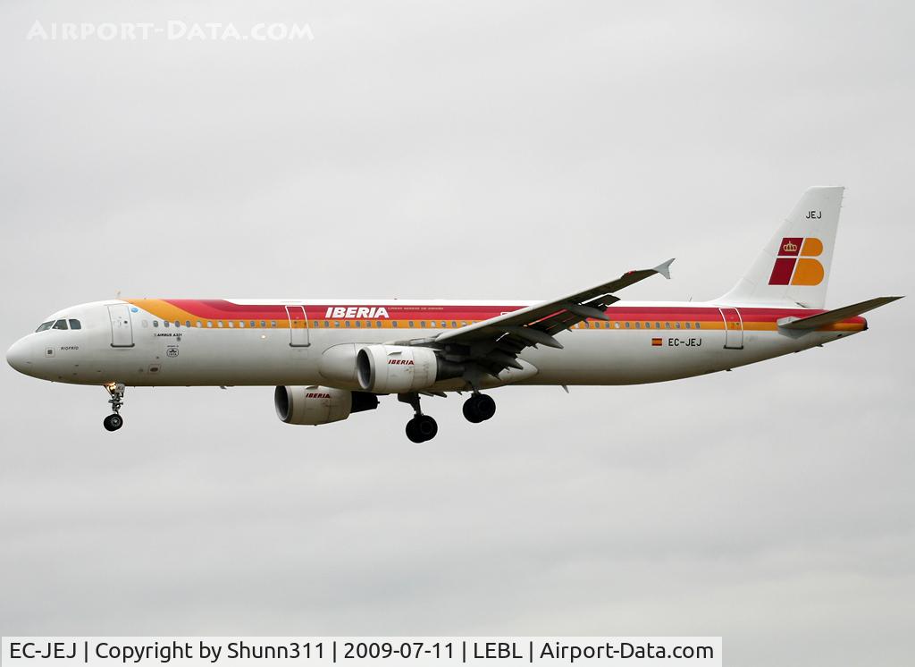 EC-JEJ, 2005 Airbus A321-211 C/N 2381, Landing rwy 25R