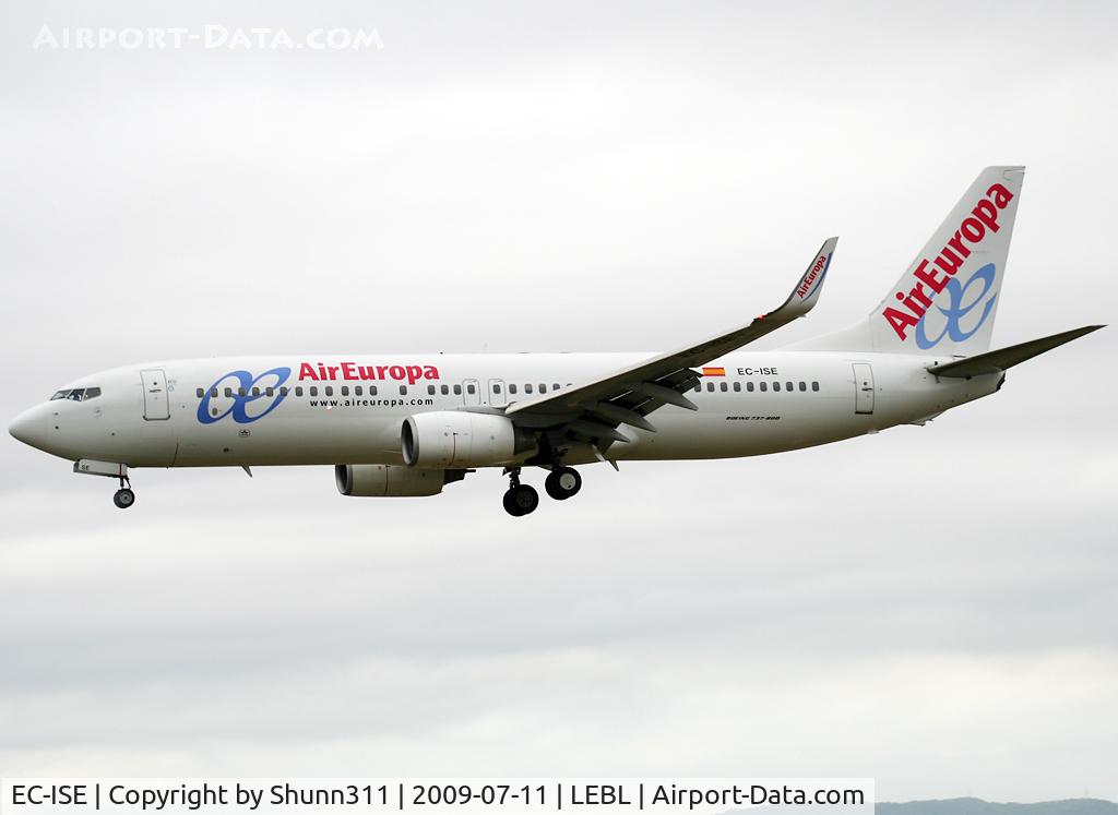 EC-ISE, 2003 Boeing 737-86Q C/N 30290, Landing rwy 25R