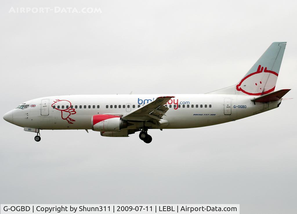 G-OGBD, 1995 Boeing 737-3L9 C/N 27833, Landing rwy 25R